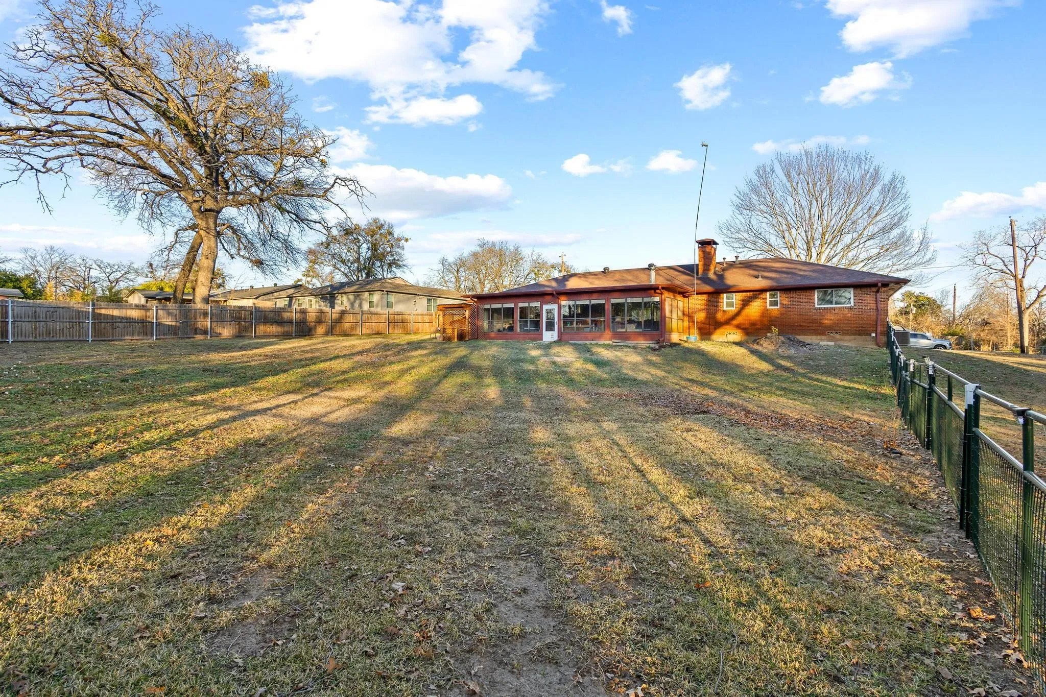 Single Family Residence For Sale in Grayson County , 1701 S Lillis Lane, Denison, Texas 75020, 3 Bedroom, 2 Bathroom, 2 Garage spaces, 2,478 Sqft, built in 1961, Price $299,000, mls#21148447, Real Estate Agent in Denison, Homes For Sale in Grayson county, Homes For Sale in Denison, Realtor in Denison Texas, Real Estate Brokerage Independent Realty Texas, Luminita Cordes Realtor