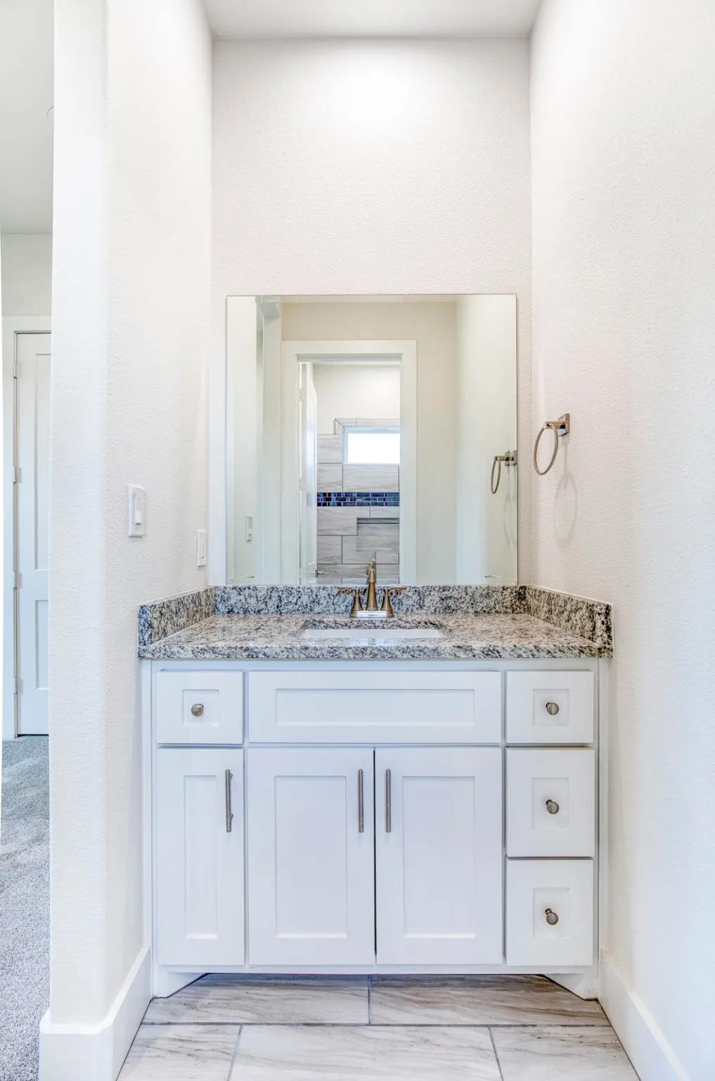 Single Family Residence For Sale in Kaufman County , 1355 Canyon Lake Road, Wills Point, Texas 75169, 5 Bedrooms, 4 Bathrooms, 3 Garage spaces, 3,304 Sqft, built in 2022, Price $689,900, mls#21150502, Real Estate Agent in Wills Point, Homes For Sale in Kaufman county, Homes For Sale in Wills Point, Realtor in Wills Point Texas, Real Estate Brokerage Independent Realty Texas, Luminita Cordes Realtor