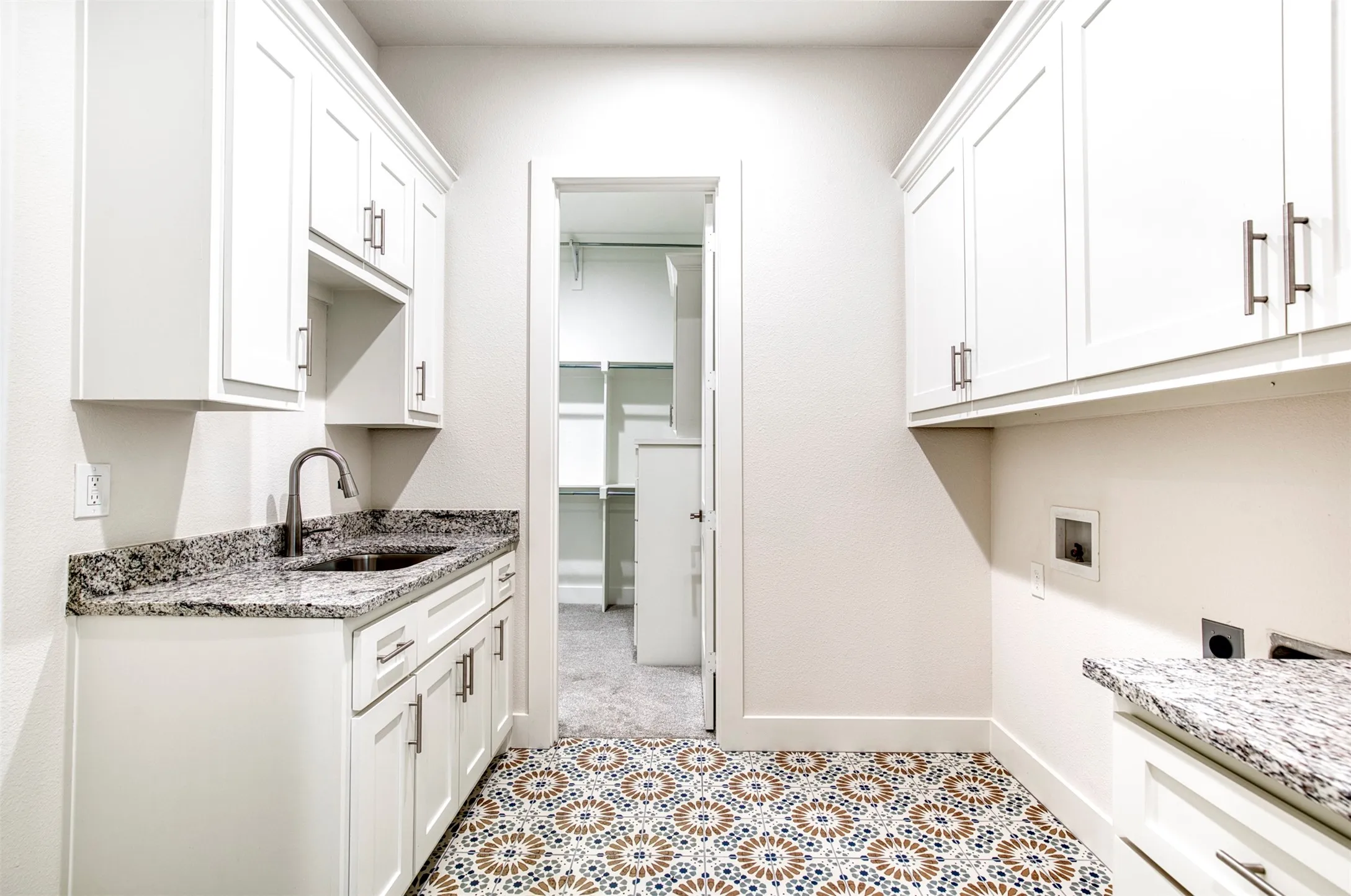 Single Family Residence For Sale in Kaufman County , 1355 Canyon Lake Road, Wills Point, Texas 75169, 5 Bedrooms, 4 Bathrooms, 3 Garage spaces, 3,304 Sqft, built in 2022, Price $689,900, mls#21150502, Real Estate Agent in Wills Point, Homes For Sale in Kaufman county, Homes For Sale in Wills Point, Realtor in Wills Point Texas, Real Estate Brokerage Independent Realty Texas, Luminita Cordes Realtor
