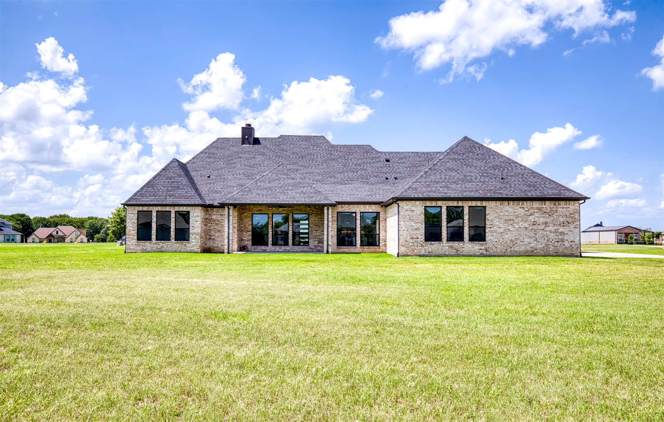 Single Family Residence For Sale in Kaufman County , 1355 Canyon Lake Road, Wills Point, Texas 75169, 5 Bedrooms, 4 Bathrooms, 3 Garage spaces, 3,304 Sqft, built in 2022, Price $689,900, mls#21150502, Real Estate Agent in Wills Point, Homes For Sale in Kaufman county, Homes For Sale in Wills Point, Realtor in Wills Point Texas, Real Estate Brokerage Independent Realty Texas, Luminita Cordes Realtor