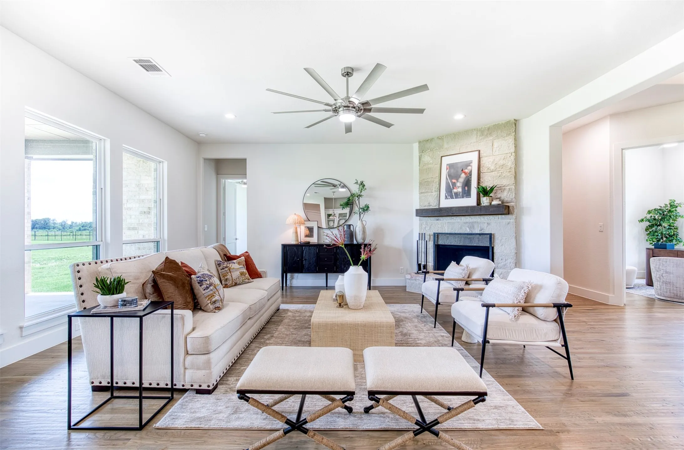 Single Family Residence For Sale in Kaufman County , 1355 Canyon Lake Road, Wills Point, Texas 75169, 5 Bedrooms, 4 Bathrooms, 3 Garage spaces, 3,304 Sqft, built in 2022, Price $689,900, mls#21150502, Real Estate Agent in Wills Point, Homes For Sale in Kaufman county, Homes For Sale in Wills Point, Realtor in Wills Point Texas, Real Estate Brokerage Independent Realty Texas, Luminita Cordes Realtor