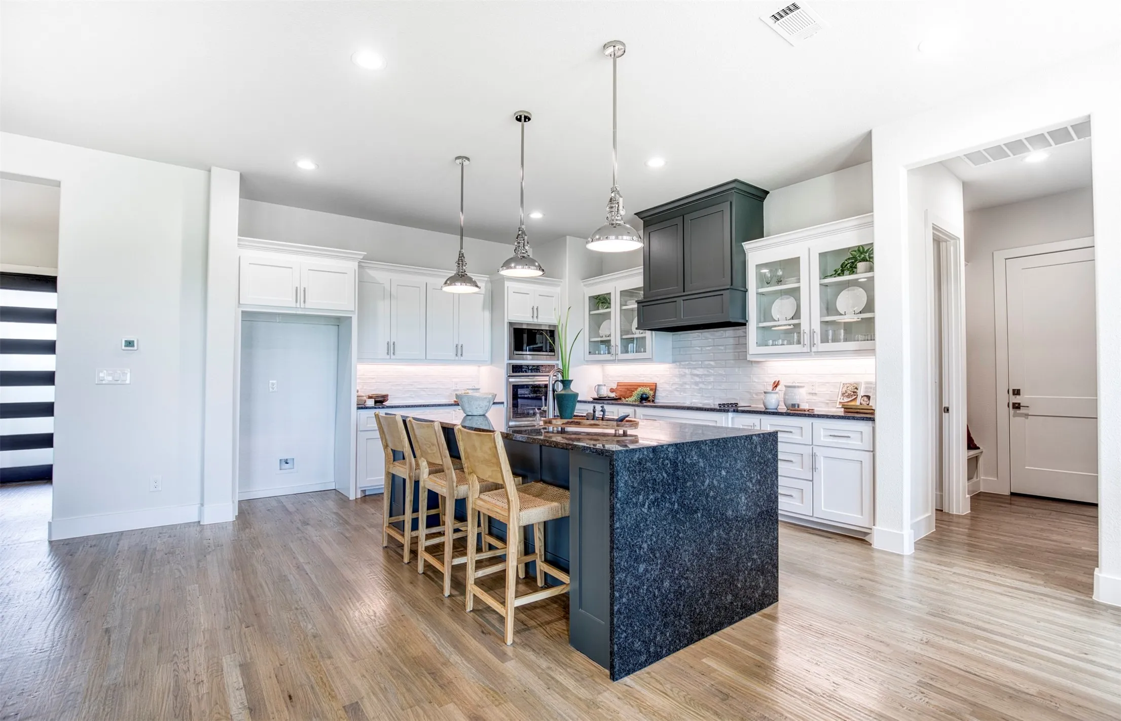 Single Family Residence For Sale in Kaufman County , 1355 Canyon Lake Road, Wills Point, Texas 75169, 5 Bedrooms, 4 Bathrooms, 3 Garage spaces, 3,304 Sqft, built in 2022, Price $689,900, mls#21150502, Real Estate Agent in Wills Point, Homes For Sale in Kaufman county, Homes For Sale in Wills Point, Realtor in Wills Point Texas, Real Estate Brokerage Independent Realty Texas, Luminita Cordes Realtor