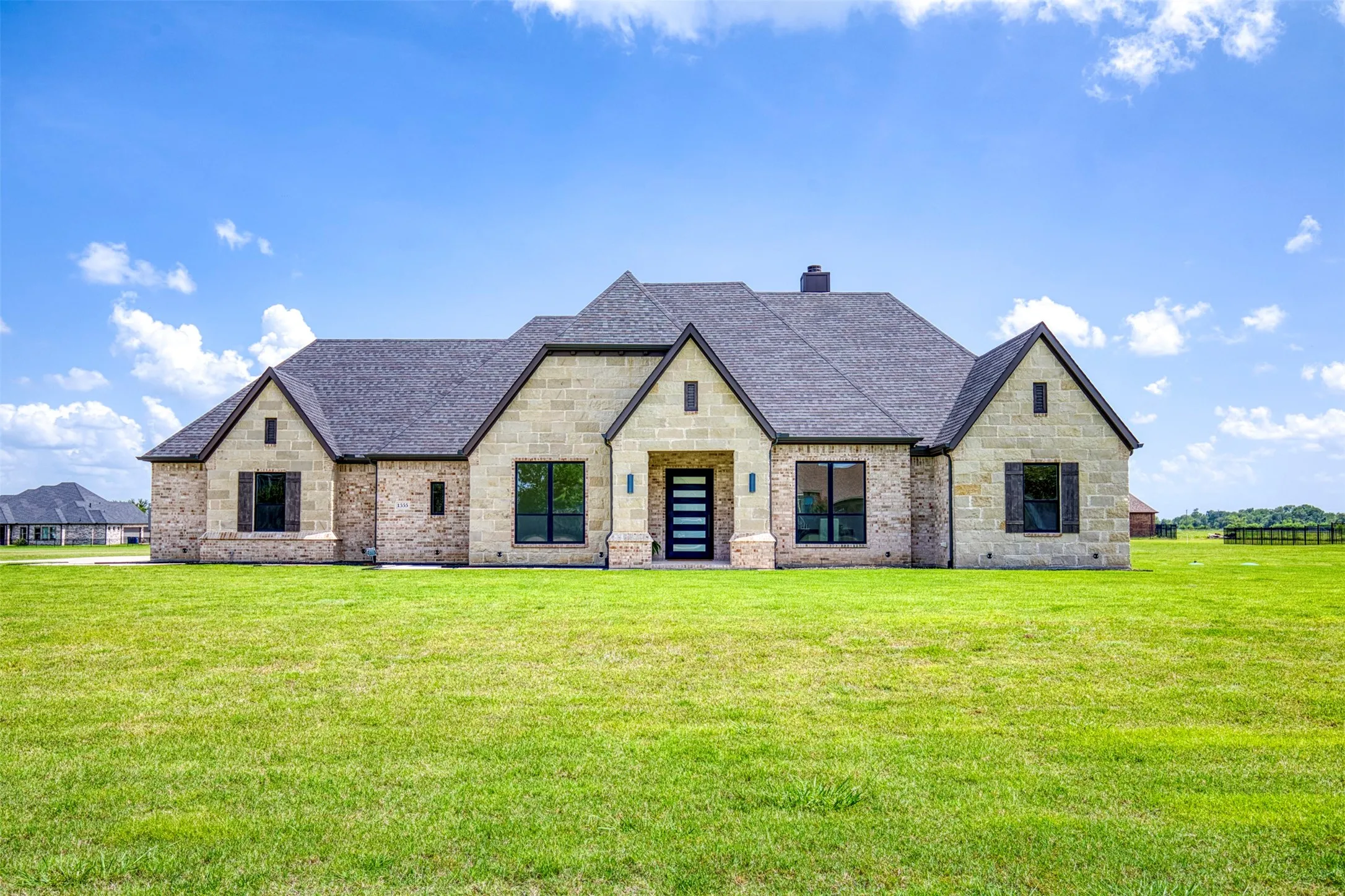 Single Family Residence For Sale in Kaufman County , 1355 Canyon Lake Road, Wills Point, Texas 75169, 5 Bedrooms, 4 Bathrooms, 3 Garage spaces, 3,304 Sqft, built in 2022, Price $689,900, mls#21150502, Real Estate Agent in Wills Point, Homes For Sale in Kaufman county, Homes For Sale in Wills Point, Realtor in Wills Point Texas, Real Estate Brokerage Independent Realty Texas, Luminita Cordes Realtor