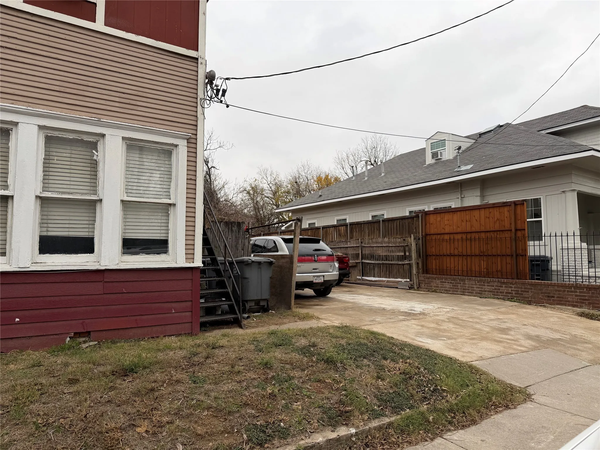 For Sale in Dallas County , 3528 Colonial Avenue, Dallas, Texas 75215, 17 Bedrooms, 5 Bathrooms, Garage spaces, 0 Sqft, built in 1916, Preowned, Price $225,000, mls#21149955, Real Estate Agent in Dallas, Homes For Sale in Dallas county, Homes For Sale in Dallas, Realtor in Dallas Texas, Real Estate Brokerage Independent Realty Texas, Luminita Cordes Realtor