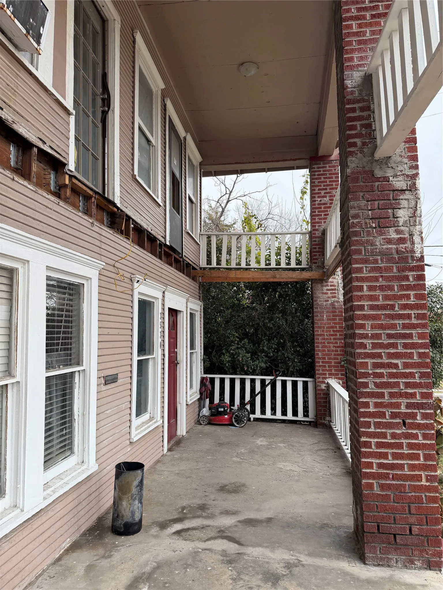 For Sale in Dallas County , 3528 Colonial Avenue, Dallas, Texas 75215, 17 Bedrooms, 5 Bathrooms, Garage spaces, 0 Sqft, built in 1916, Preowned, Price $225,000, mls#21149955, Real Estate Agent in Dallas, Homes For Sale in Dallas county, Homes For Sale in Dallas, Realtor in Dallas Texas, Real Estate Brokerage Independent Realty Texas, Luminita Cordes Realtor