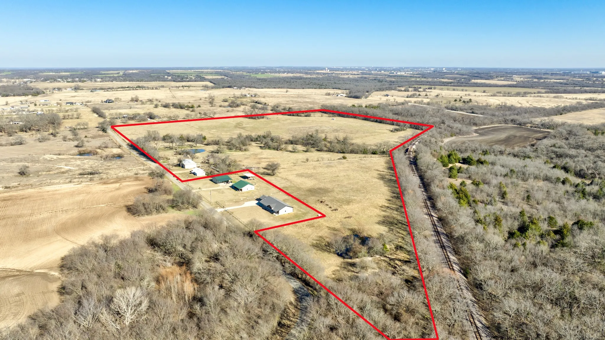 Farm For Sale in Grayson County , 3356 OLD DORCHESTER RD, Sherman, Texas 75092, 3 Bedroom, 2 Bathroom, 4 Garage spaces, 1,008 Sqft, built in 1981, mls#21150515, Real Estate Agent in Sherman, Homes For Sale in Grayson county, Homes For Sale in Sherman, Realtor in Sherman Texas, Real Estate Brokerage Independent Realty Texas, Luminita Cordes Realtor