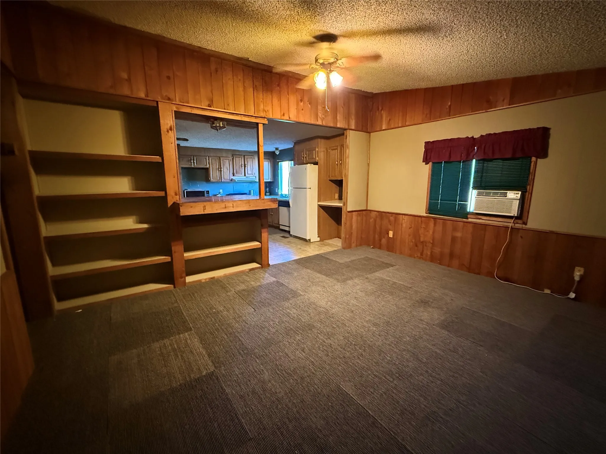Manufactured Home For Sale in Navarro County , 4400 W Park Row Boulevard, Corsicana, Texas 75110, 2 Bedroom, 2 Bathroom, Garage spaces, 912 Sqft, built in 1987, Preowned, mls#21150689, Real Estate Agent in Corsicana, Homes For Sale in Navarro county, Homes For Sale in Corsicana, Realtor in Corsicana Texas, Real Estate Brokerage Independent Realty Texas, Luminita Cordes Realtor
