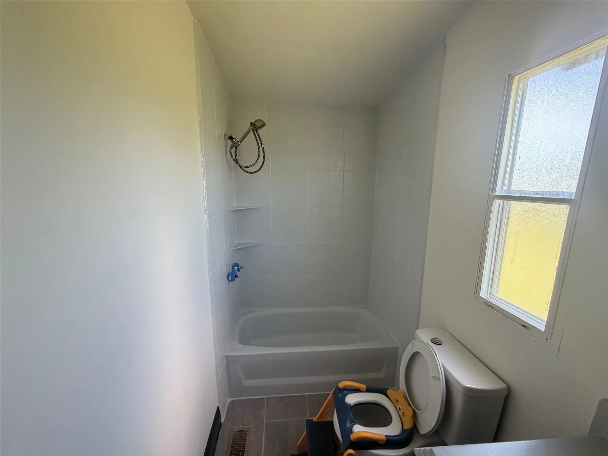 Mobile Home For Sale in Johnson County , 222 Hix Road, Cleburne, Texas 76031, 3 Bedroom, 2 Bathroom, Garage spaces, 1,408 Sqft, built in 1999, Preowned, mls#21148065, Real Estate Agent in Cleburne, Homes For Sale in Johnson county, Homes For Sale in Cleburne, Realtor in Cleburne Texas, Real Estate Brokerage Independent Realty Texas, Luminita Cordes Realtor