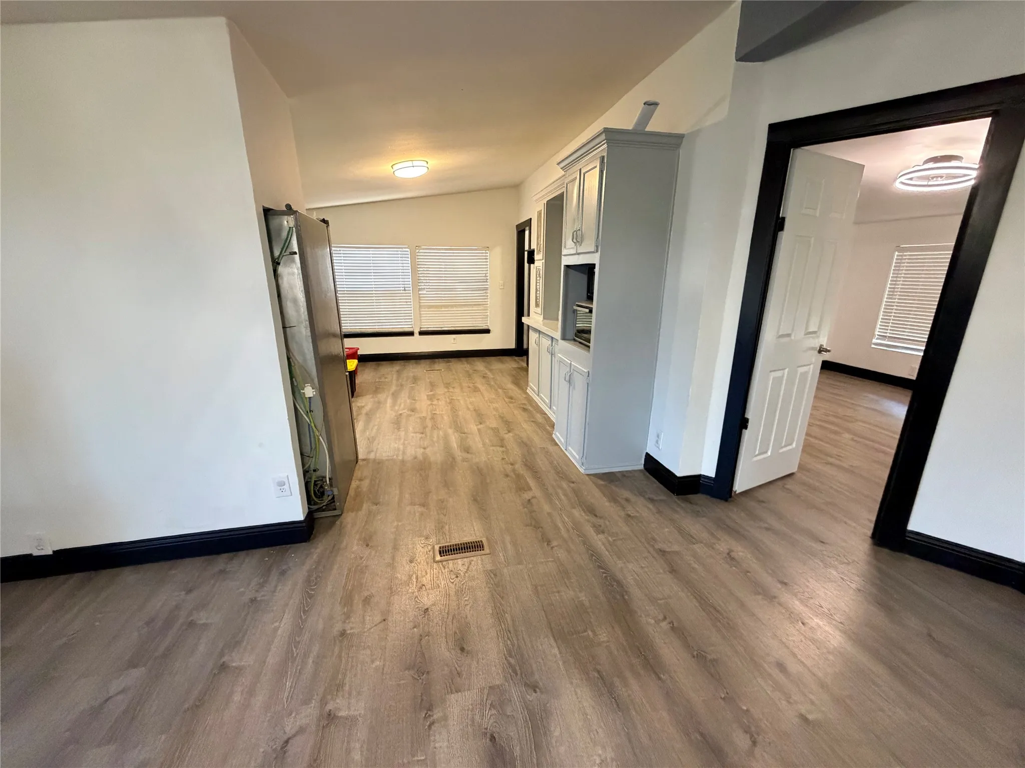 Mobile Home For Sale in Johnson County , 222 Hix Road, Cleburne, Texas 76031, 3 Bedroom, 2 Bathroom, Garage spaces, 1,408 Sqft, built in 1999, Preowned, mls#21148065, Real Estate Agent in Cleburne, Homes For Sale in Johnson county, Homes For Sale in Cleburne, Realtor in Cleburne Texas, Real Estate Brokerage Independent Realty Texas, Luminita Cordes Realtor