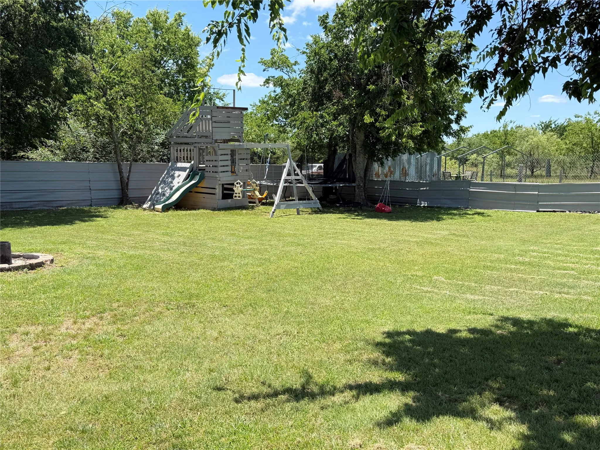 Mobile Home For Sale in Johnson County , 222 Hix Road, Cleburne, Texas 76031, 3 Bedroom, 2 Bathroom, Garage spaces, 1,408 Sqft, built in 1999, Preowned, mls#21148065, Real Estate Agent in Cleburne, Homes For Sale in Johnson county, Homes For Sale in Cleburne, Realtor in Cleburne Texas, Real Estate Brokerage Independent Realty Texas, Luminita Cordes Realtor