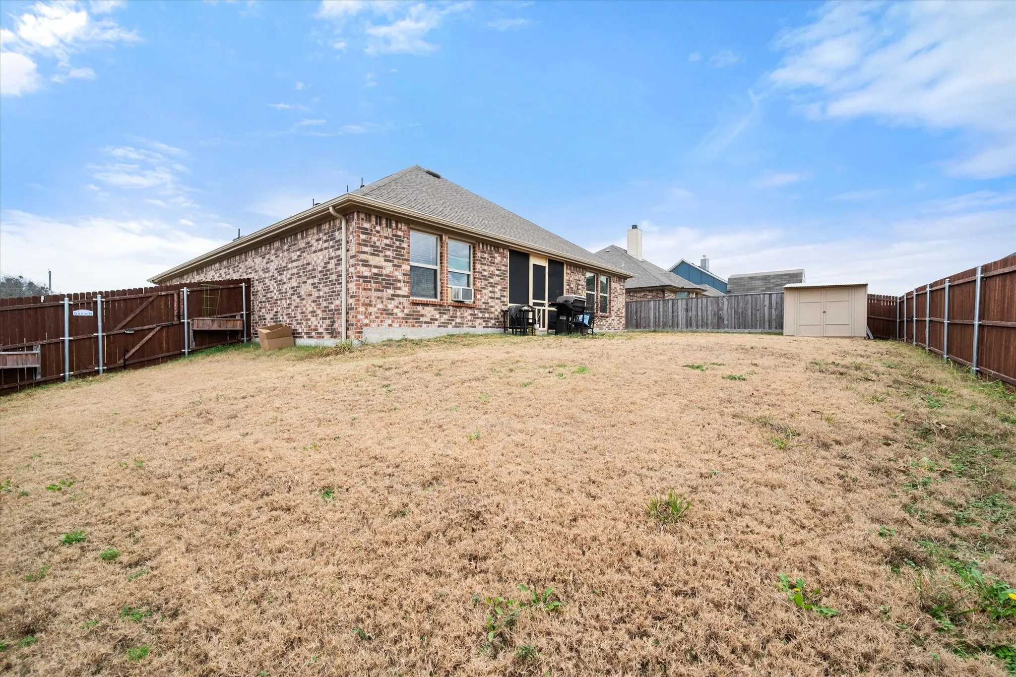 Single Family Residence For Sale in Kaufman County , 1901 Sandy Knoll Drive, Kaufman, Texas 75142, 3 Bedroom, 2 Bathroom, 2 Garage spaces, 1,620 Sqft, built in 2023, Preowned, mls#21150489, Real Estate Agent in Kaufman, Homes For Sale in Kaufman county, Homes For Sale in Kaufman, Realtor in Kaufman Texas, Real Estate Brokerage Independent Realty Texas, Luminita Cordes Realtor