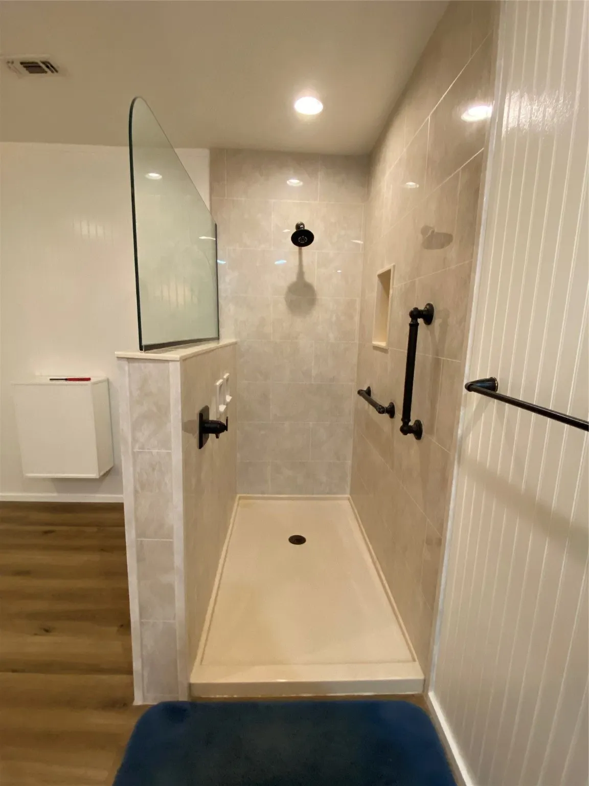 Single Family Residence For Sale in Montague County , 584 W Alamo Road, Bowie, Texas 76230, 3 Bedrooms, 2 Bathrooms, Garage spaces, 2,661 Sqft, built in 1995, Price $499,999, mls#21150277, Real Estate Agent in Bowie, Homes For Sale in Montague county, Homes For Sale in Bowie, Realtor in Bowie Texas, Real Estate Brokerage Independent Realty Texas, Luminita Cordes Realtor