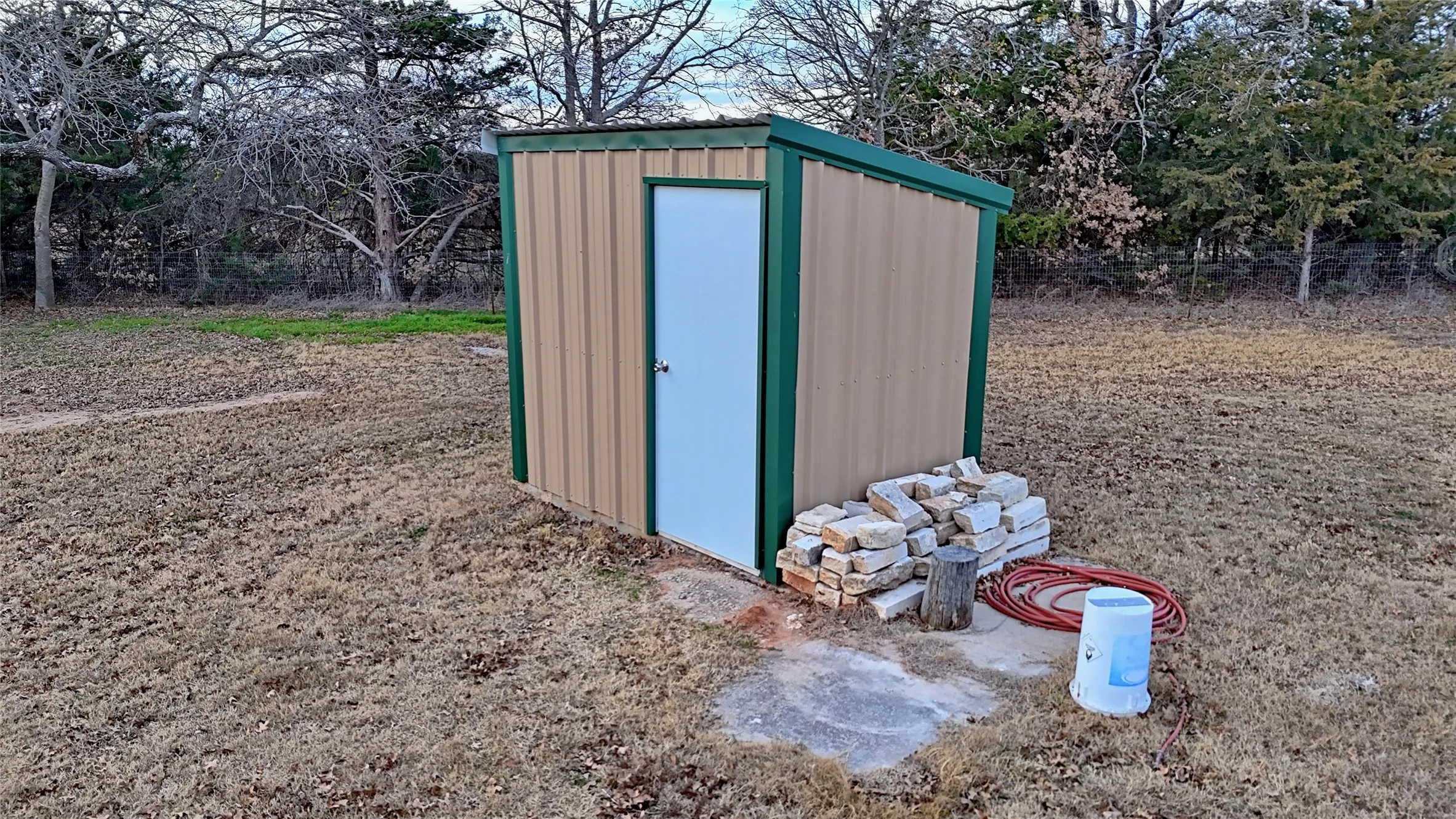 Insulated well house