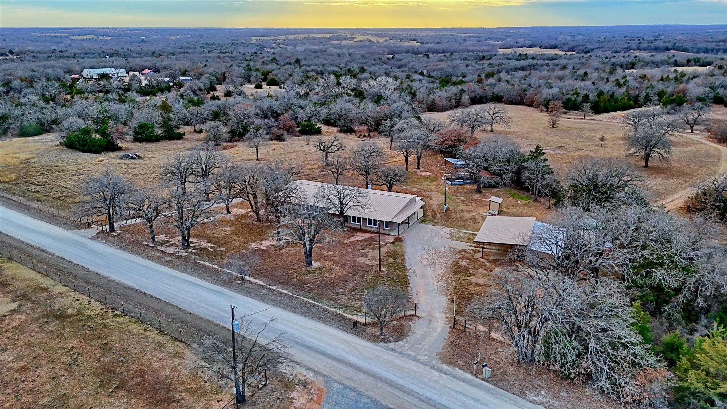 Single Family Residence For Sale in Montague County , 584 W Alamo Road, Bowie, Texas 76230, 3 Bedrooms, 2 Bathrooms, Garage spaces, 2,661 Sqft, built in 1995, Price $499,999, mls#21150277, Real Estate Agent in Bowie, Homes For Sale in Montague county, Homes For Sale in Bowie, Realtor in Bowie Texas, Real Estate Brokerage Independent Realty Texas, Luminita Cordes Realtor