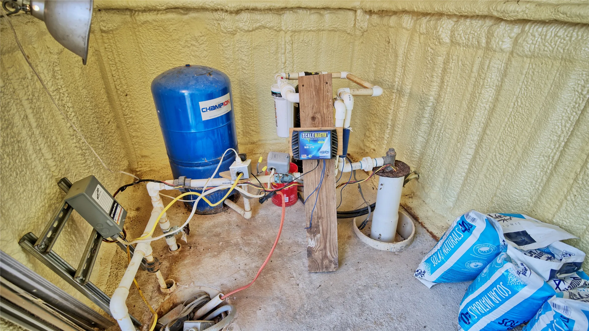 Insulated well house