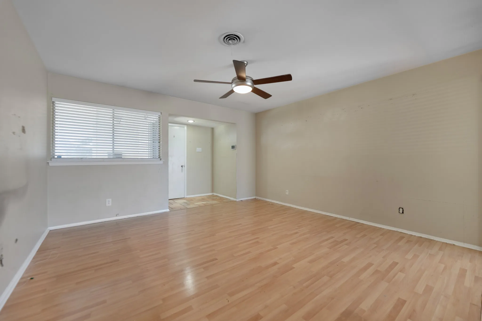 Single Family Residence For Sale in Dallas County , 518 Worcester Way, Richardson, Texas 75080, 4 Bedroom, 2 Bathroom, 2 Garage spaces, 1,630 Sqft, built in 1961, Preowned, Price $330,900, mls#21150734, Real Estate Agent in Richardson, Homes For Sale in Dallas county, Homes For Sale in Richardson, Realtor in Richardson Texas, Real Estate Brokerage Independent Realty Texas, Luminita Cordes Realtor