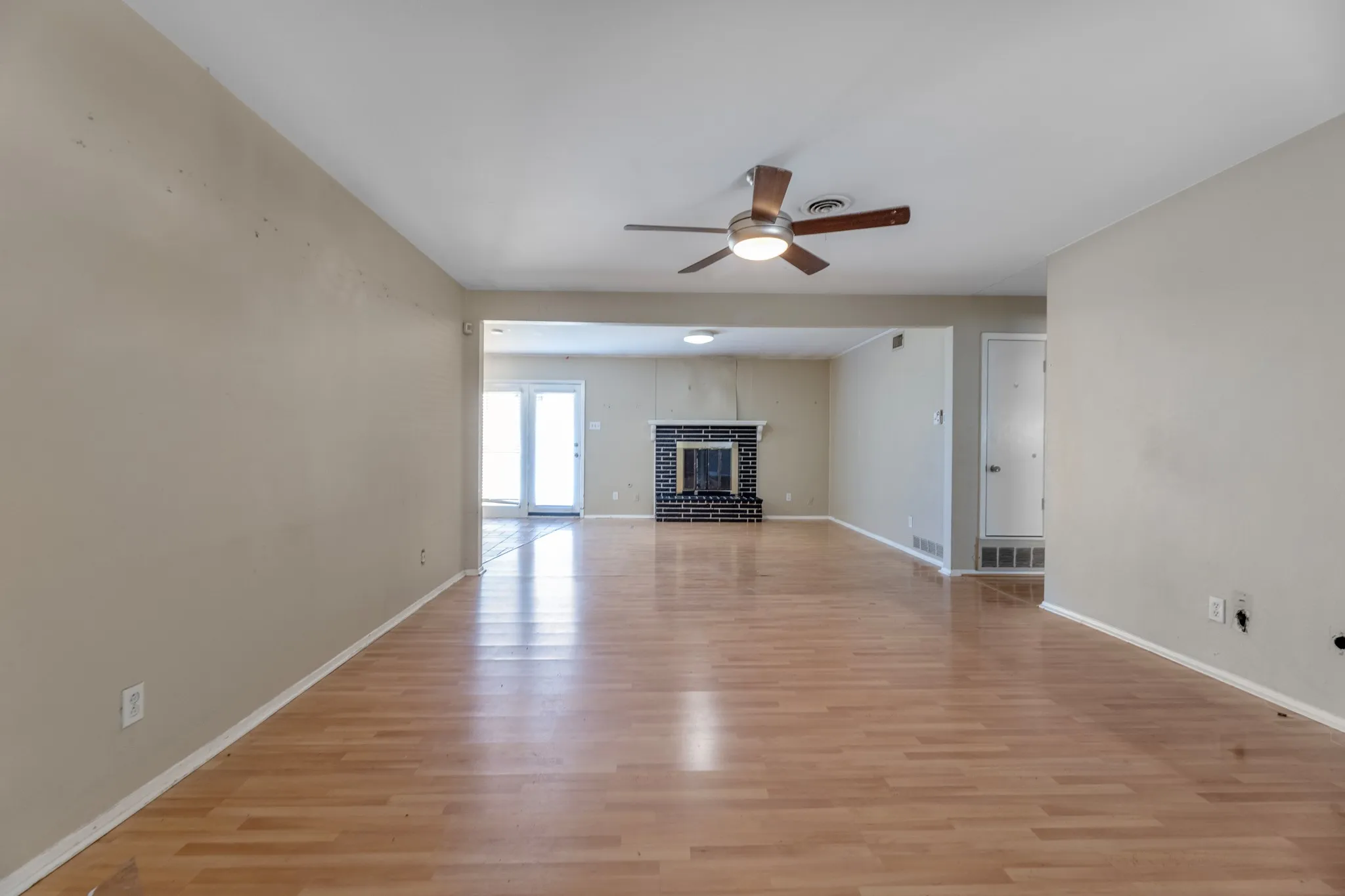 Single Family Residence For Sale in Dallas County , 518 Worcester Way, Richardson, Texas 75080, 4 Bedroom, 2 Bathroom, 2 Garage spaces, 1,630 Sqft, built in 1961, Preowned, Price $330,900, mls#21150734, Real Estate Agent in Richardson, Homes For Sale in Dallas county, Homes For Sale in Richardson, Realtor in Richardson Texas, Real Estate Brokerage Independent Realty Texas, Luminita Cordes Realtor