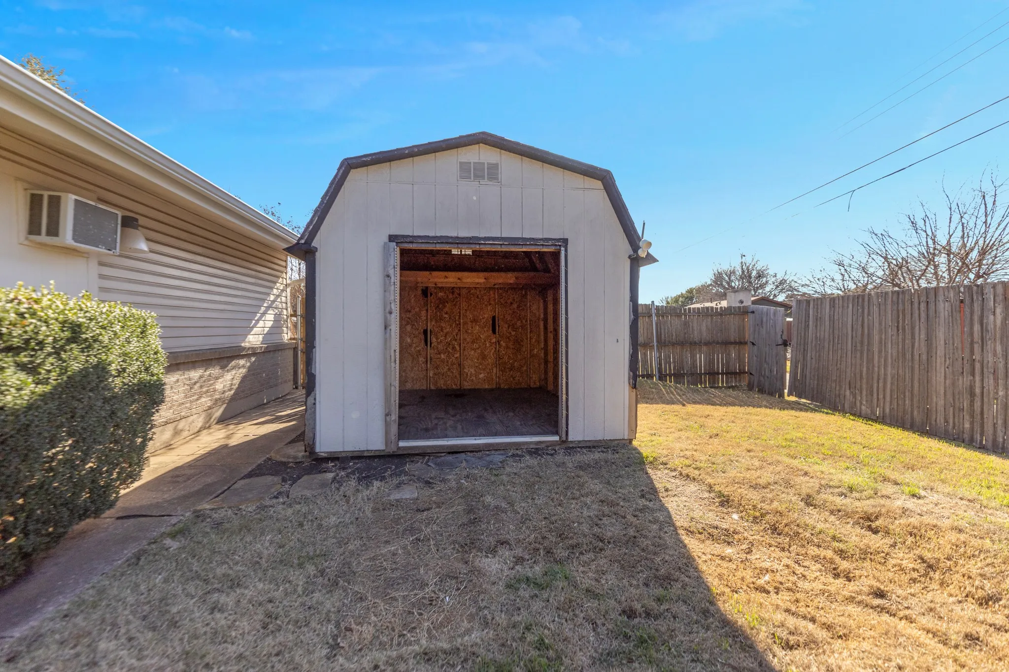 Single Family Residence For Sale in Dallas County , 518 Worcester Way, Richardson, Texas 75080, 4 Bedroom, 2 Bathroom, 2 Garage spaces, 1,630 Sqft, built in 1961, Preowned, Price $330,900, mls#21150734, Real Estate Agent in Richardson, Homes For Sale in Dallas county, Homes For Sale in Richardson, Realtor in Richardson Texas, Real Estate Brokerage Independent Realty Texas, Luminita Cordes Realtor