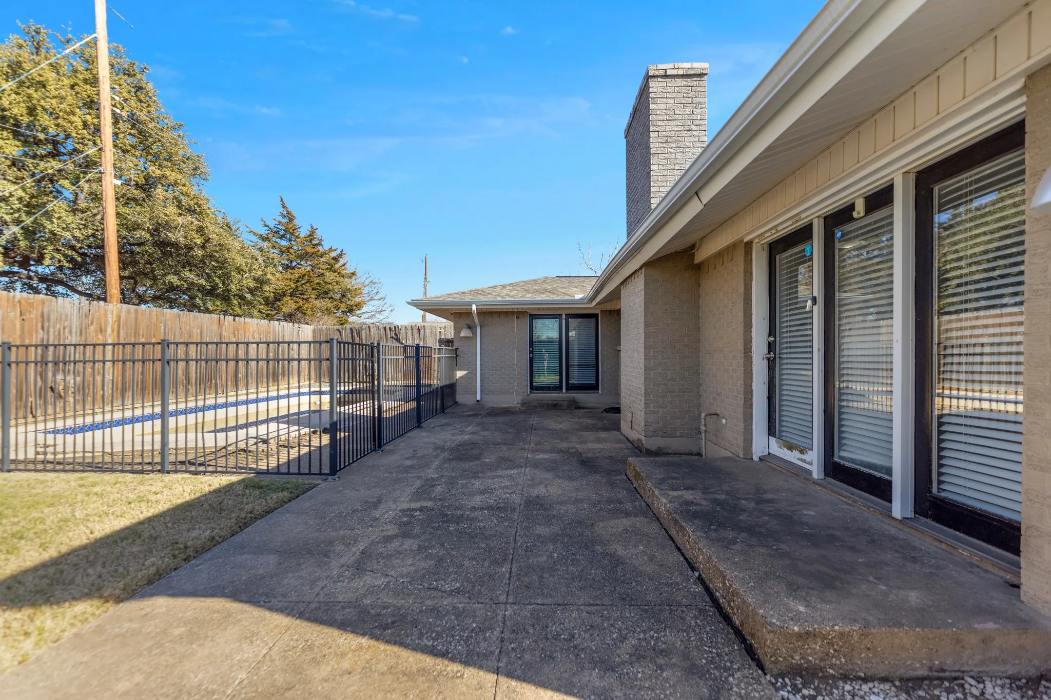 Single Family Residence For Sale in Dallas County , 518 Worcester Way, Richardson, Texas 75080, 4 Bedroom, 2 Bathroom, 2 Garage spaces, 1,630 Sqft, built in 1961, Preowned, Price $330,900, mls#21150734, Real Estate Agent in Richardson, Homes For Sale in Dallas county, Homes For Sale in Richardson, Realtor in Richardson Texas, Real Estate Brokerage Independent Realty Texas, Luminita Cordes Realtor