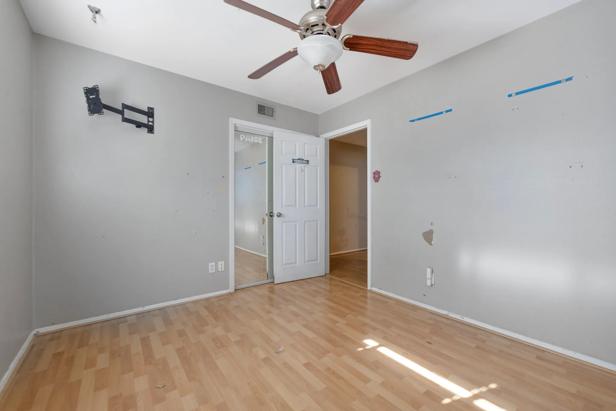 Single Family Residence For Sale in Dallas County , 518 Worcester Way, Richardson, Texas 75080, 4 Bedroom, 2 Bathroom, 2 Garage spaces, 1,630 Sqft, built in 1961, Preowned, Price $330,900, mls#21150734, Real Estate Agent in Richardson, Homes For Sale in Dallas county, Homes For Sale in Richardson, Realtor in Richardson Texas, Real Estate Brokerage Independent Realty Texas, Luminita Cordes Realtor