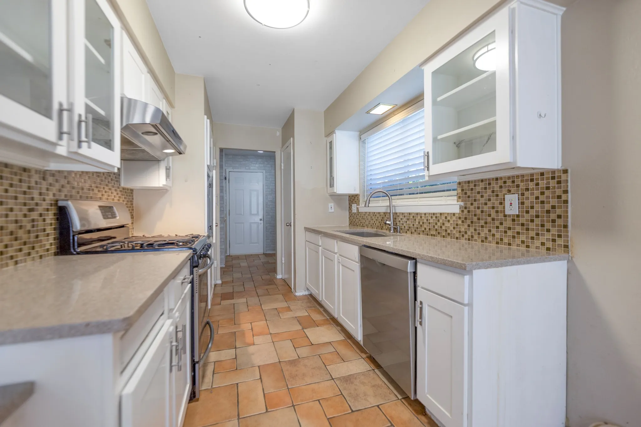 Single Family Residence For Sale in Dallas County , 518 Worcester Way, Richardson, Texas 75080, 4 Bedroom, 2 Bathroom, 2 Garage spaces, 1,630 Sqft, built in 1961, Preowned, Price $330,900, mls#21150734, Real Estate Agent in Richardson, Homes For Sale in Dallas county, Homes For Sale in Richardson, Realtor in Richardson Texas, Real Estate Brokerage Independent Realty Texas, Luminita Cordes Realtor