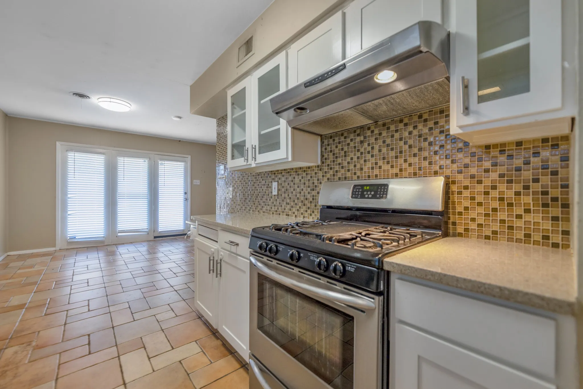 Single Family Residence For Sale in Dallas County , 518 Worcester Way, Richardson, Texas 75080, 4 Bedroom, 2 Bathroom, 2 Garage spaces, 1,630 Sqft, built in 1961, Preowned, Price $330,900, mls#21150734, Real Estate Agent in Richardson, Homes For Sale in Dallas county, Homes For Sale in Richardson, Realtor in Richardson Texas, Real Estate Brokerage Independent Realty Texas, Luminita Cordes Realtor