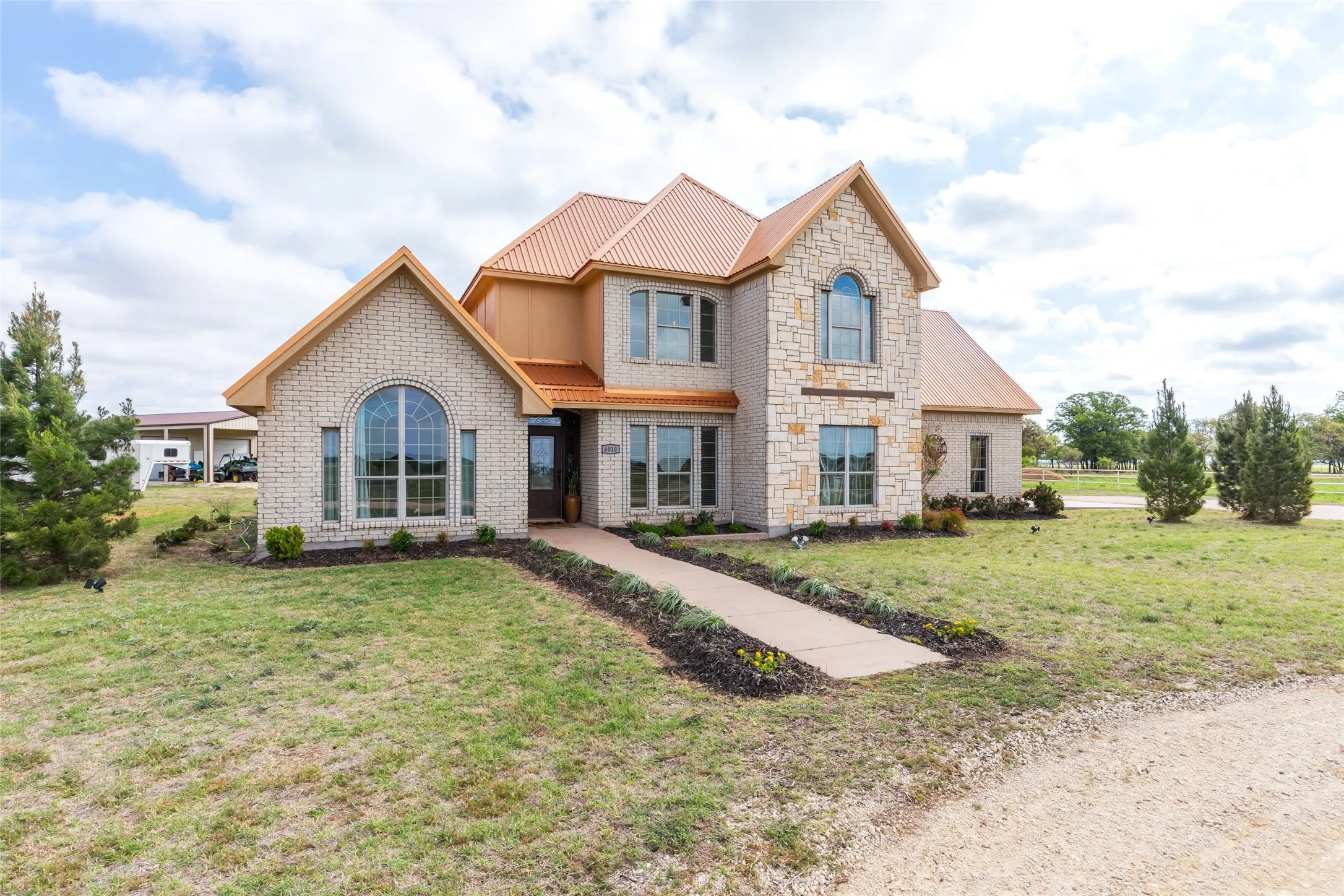 Single Family Residence For Sale in Jones County , 6010 Fm 3326 S, Hawley, Texas 79525, 4 Bedroom, 3 Bathroom, 2 Garage spaces, 2,509 Sqft, built in 2007, mls#21148859, Real Estate Agent in Hawley, Homes For Sale in Jones county, Homes For Sale in Hawley, Realtor in Hawley Texas, Real Estate Brokerage Independent Realty Texas, Luminita Cordes Realtor