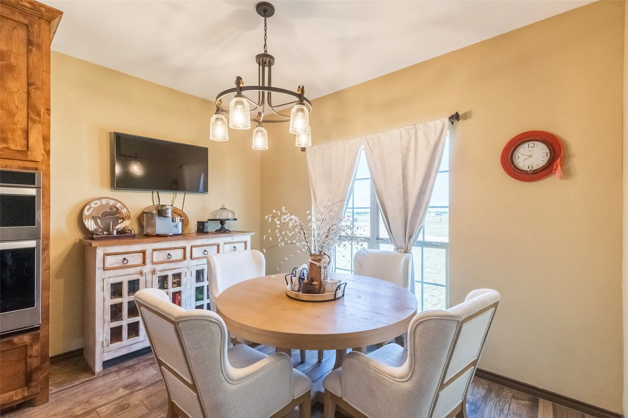 Single Family Residence For Sale in Jones County , 6010 Fm 3326 S, Hawley, Texas 79525, 4 Bedroom, 3 Bathroom, 2 Garage spaces, 2,509 Sqft, built in 2007, mls#21148859, Real Estate Agent in Hawley, Homes For Sale in Jones county, Homes For Sale in Hawley, Realtor in Hawley Texas, Real Estate Brokerage Independent Realty Texas, Luminita Cordes Realtor