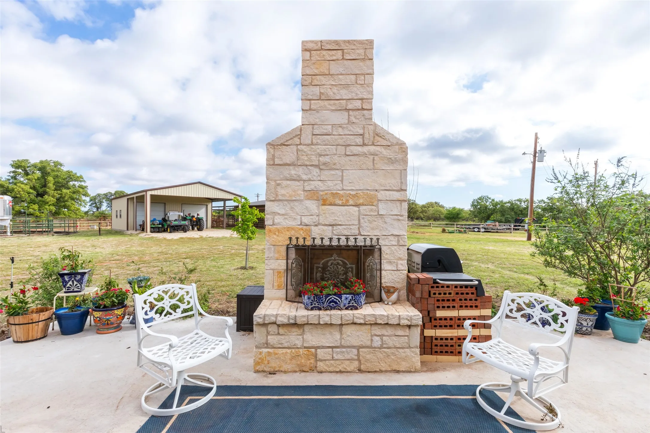 Single Family Residence For Sale in Jones County , 6010 Fm 3326 S, Hawley, Texas 79525, 4 Bedroom, 3 Bathroom, 2 Garage spaces, 2,509 Sqft, built in 2007, mls#21148859, Real Estate Agent in Hawley, Homes For Sale in Jones county, Homes For Sale in Hawley, Realtor in Hawley Texas, Real Estate Brokerage Independent Realty Texas, Luminita Cordes Realtor