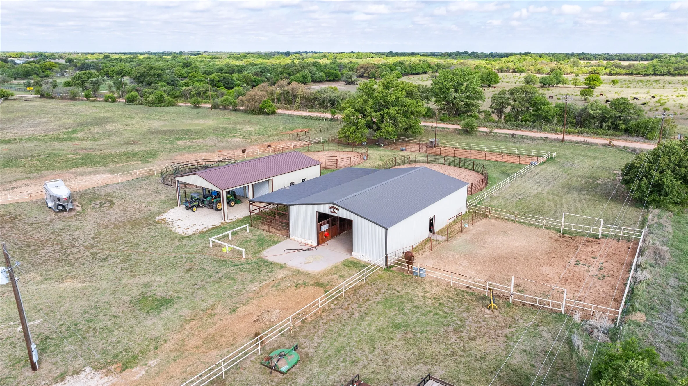 Single Family Residence For Sale in Jones County , 6010 Fm 3326 S, Hawley, Texas 79525, 4 Bedroom, 3 Bathroom, 2 Garage spaces, 2,509 Sqft, built in 2007, mls#21148859, Real Estate Agent in Hawley, Homes For Sale in Jones county, Homes For Sale in Hawley, Realtor in Hawley Texas, Real Estate Brokerage Independent Realty Texas, Luminita Cordes Realtor
