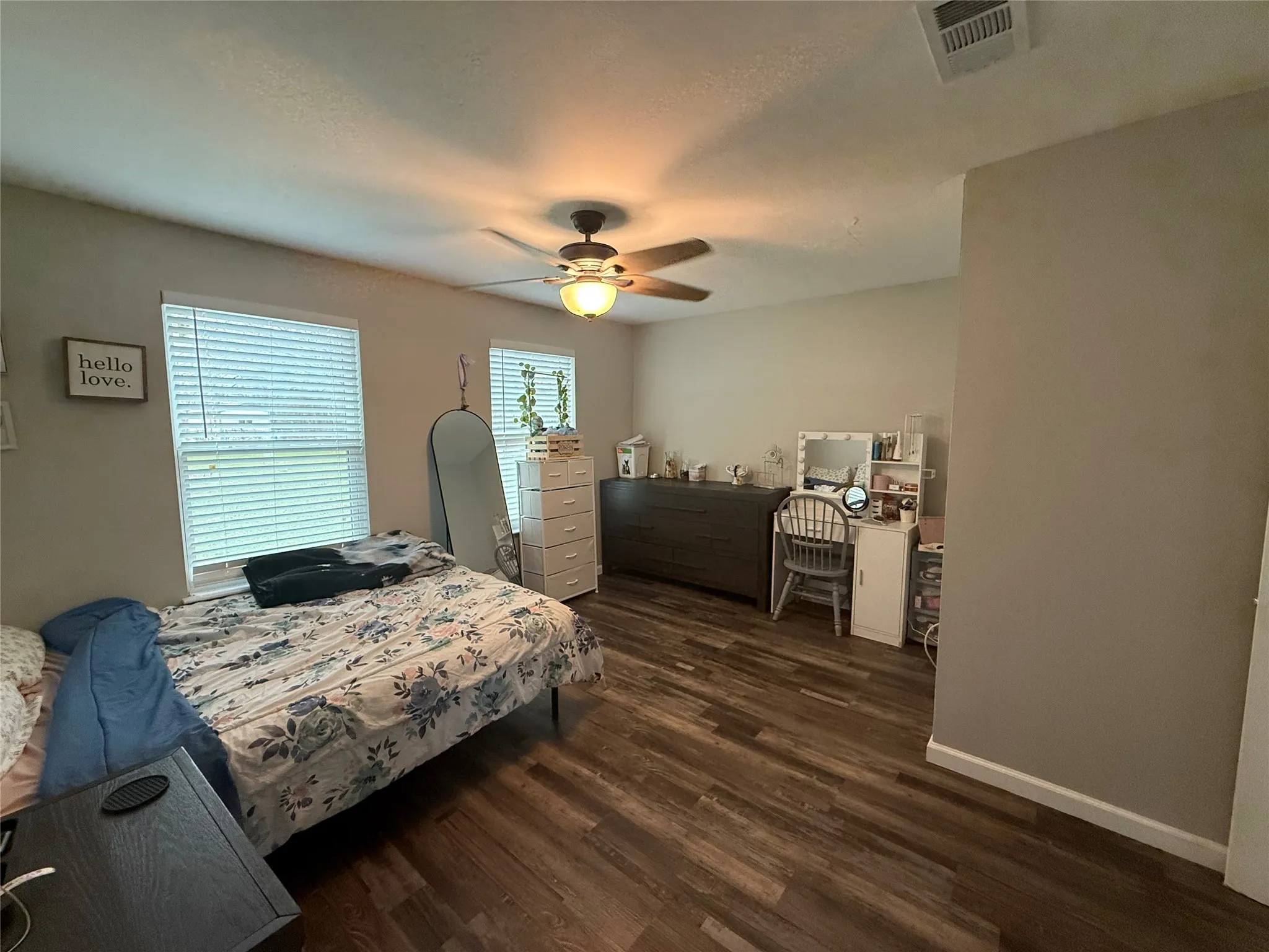 Single Family Residence For Sale in Mc Lennan County , 124 Cedar Street, Waco, Texas 76705, 2 Bedroom, 1 Bathroom, Garage spaces, 810 Sqft, built in 1950, mls#21148657, Real Estate Agent in Waco, Homes For Sale in Mc Lennan county, Homes For Sale in Waco, Realtor in Waco Texas, Real Estate Brokerage Independent Realty Texas, Luminita Cordes Realtor