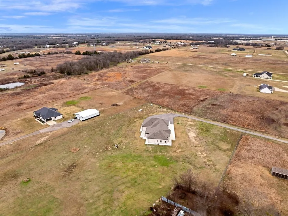 Single Family Residence For Sale in Van Zandt County , 580 County Road 3422, Wills Point, Texas 75169, 3 Bedroom, 3 Bathroom, 3 Garage spaces, 2,600 Sqft, built in 2023, Preowned, Price $570,000, mls#21150857, Real Estate Agent in Wills Point, Homes For Sale in Van Zandt county, Homes For Sale in Wills Point, Realtor in Wills Point Texas, Real Estate Brokerage Independent Realty Texas, Luminita Cordes Realtor
