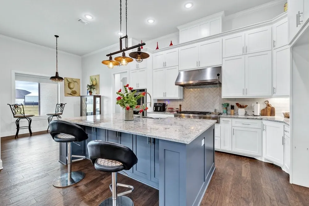 Single Family Residence For Sale in Van Zandt County , 580 County Road 3422, Wills Point, Texas 75169, 3 Bedroom, 3 Bathroom, 3 Garage spaces, 2,600 Sqft, built in 2023, Preowned, Price $570,000, mls#21150857, Real Estate Agent in Wills Point, Homes For Sale in Van Zandt county, Homes For Sale in Wills Point, Realtor in Wills Point Texas, Real Estate Brokerage Independent Realty Texas, Luminita Cordes Realtor