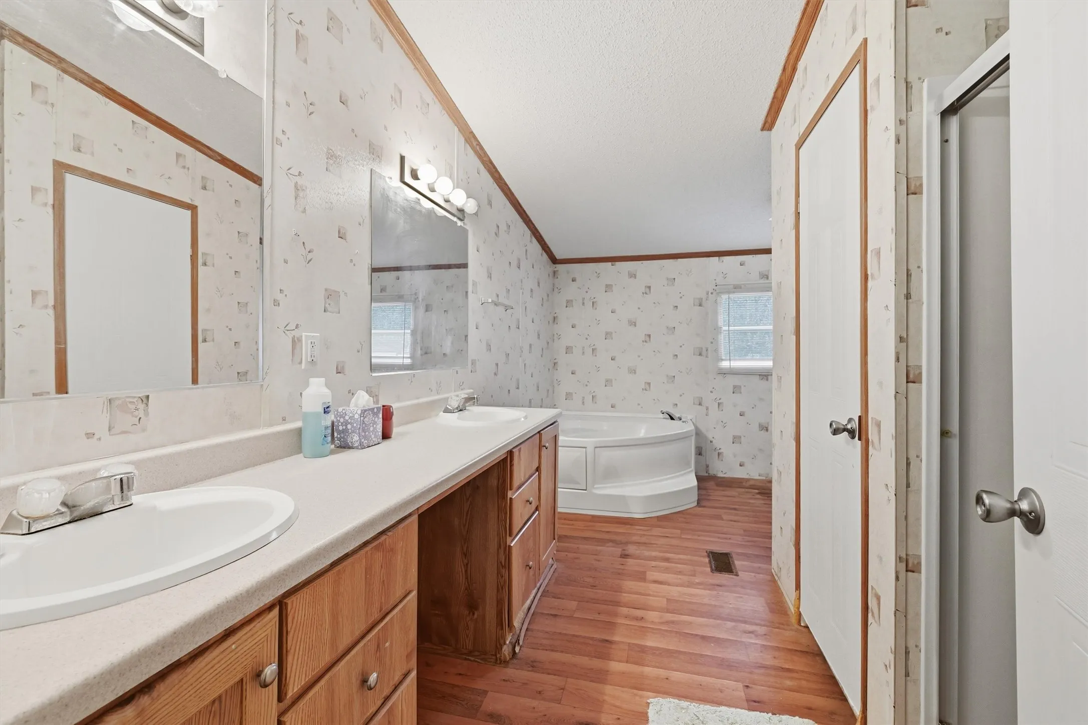 Single Family Residence For Sale in Grayson County , 227 Sheryl Lane, Denison, Texas 75021, 4 Bedrooms, 2 Bathrooms, Garage spaces, 1,920 Sqft, built in 2007, Preowned, Price $217,900, mls#21150458, Real Estate Agent in Denison, Homes For Sale in Grayson county, Homes For Sale in Denison, Realtor in Denison Texas, Real Estate Brokerage Independent Realty Texas, Luminita Cordes Realtor