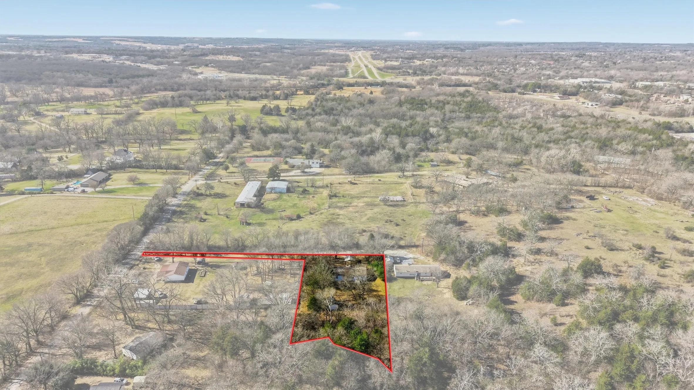 Single Family Residence For Sale in Grayson County , 227 Sheryl Lane, Denison, Texas 75021, 4 Bedrooms, 2 Bathrooms, Garage spaces, 1,920 Sqft, built in 2007, Preowned, Price $217,900, mls#21150458, Real Estate Agent in Denison, Homes For Sale in Grayson county, Homes For Sale in Denison, Realtor in Denison Texas, Real Estate Brokerage Independent Realty Texas, Luminita Cordes Realtor