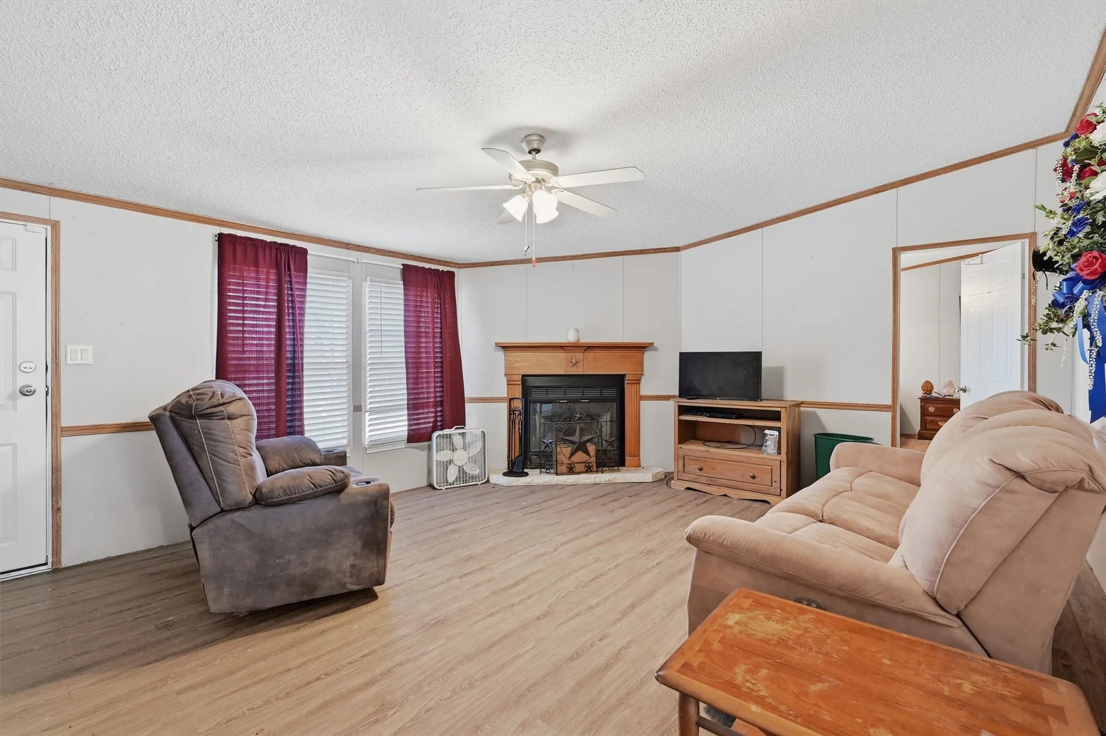 Single Family Residence For Sale in Grayson County , 227 Sheryl Lane, Denison, Texas 75021, 4 Bedrooms, 2 Bathrooms, Garage spaces, 1,920 Sqft, built in 2007, Preowned, Price $217,900, mls#21150458, Real Estate Agent in Denison, Homes For Sale in Grayson county, Homes For Sale in Denison, Realtor in Denison Texas, Real Estate Brokerage Independent Realty Texas, Luminita Cordes Realtor
