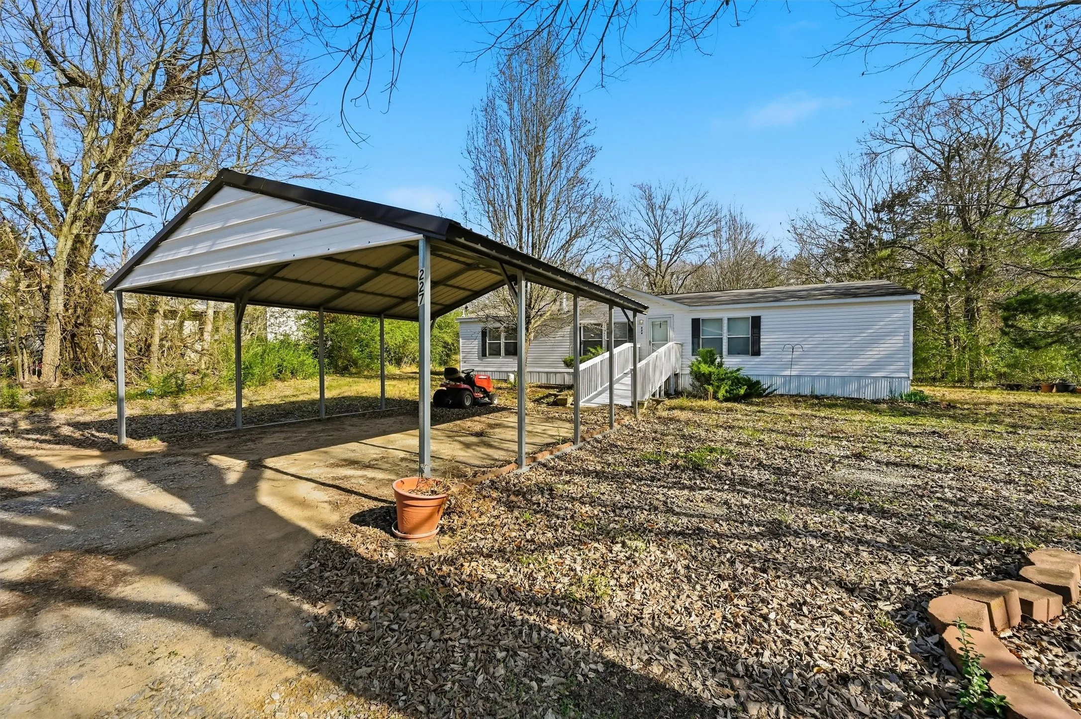Single Family Residence For Sale in Grayson County , 227 Sheryl Lane, Denison, Texas 75021, 4 Bedrooms, 2 Bathrooms, Garage spaces, 1,920 Sqft, built in 2007, Preowned, Price $217,900, mls#21150458, Real Estate Agent in Denison, Homes For Sale in Grayson county, Homes For Sale in Denison, Realtor in Denison Texas, Real Estate Brokerage Independent Realty Texas, Luminita Cordes Realtor