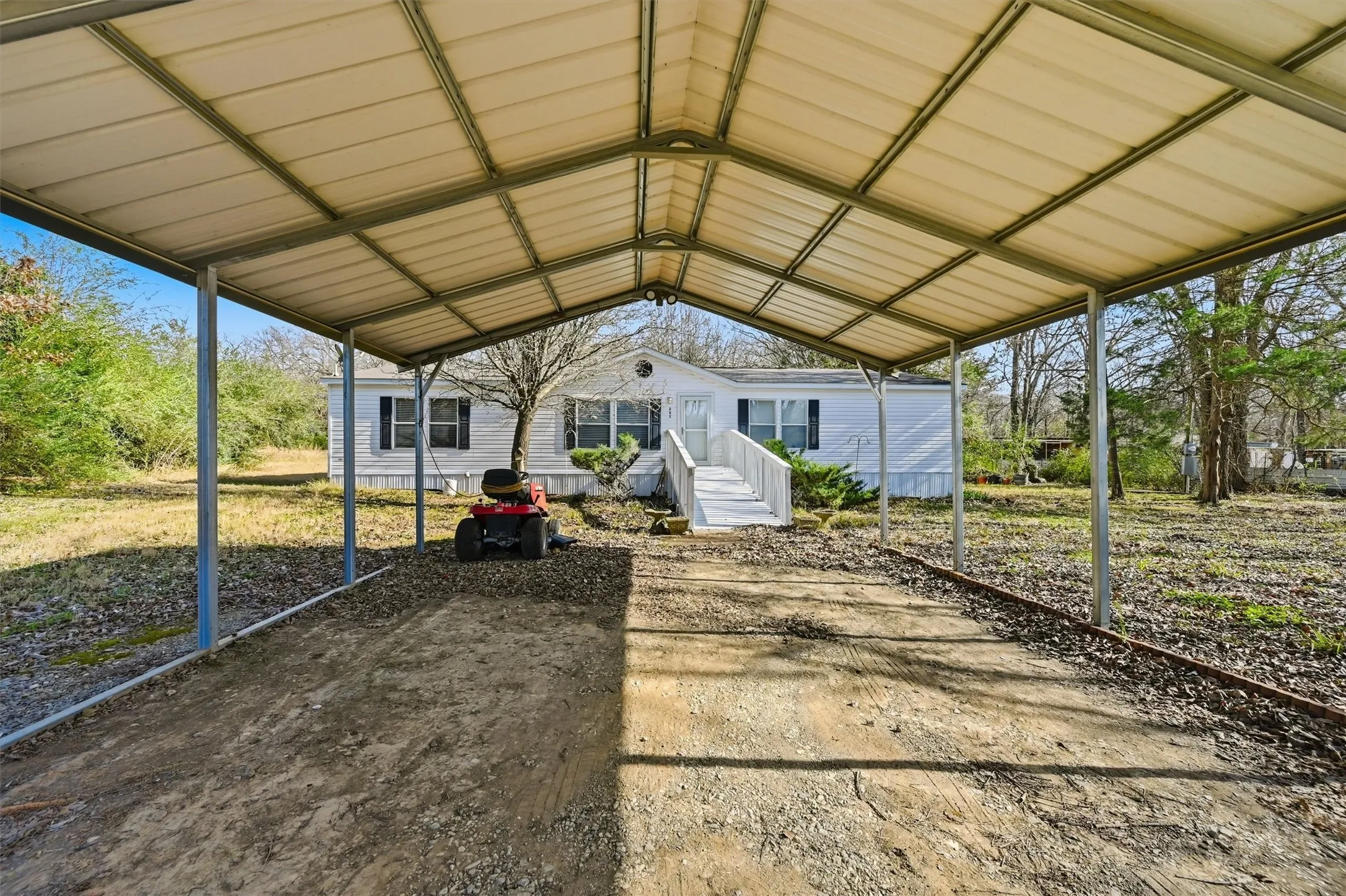 Single Family Residence For Sale in Grayson County , 227 Sheryl Lane, Denison, Texas 75021, 4 Bedrooms, 2 Bathrooms, Garage spaces, 1,920 Sqft, built in 2007, Preowned, Price $217,900, mls#21150458, Real Estate Agent in Denison, Homes For Sale in Grayson county, Homes For Sale in Denison, Realtor in Denison Texas, Real Estate Brokerage Independent Realty Texas, Luminita Cordes Realtor