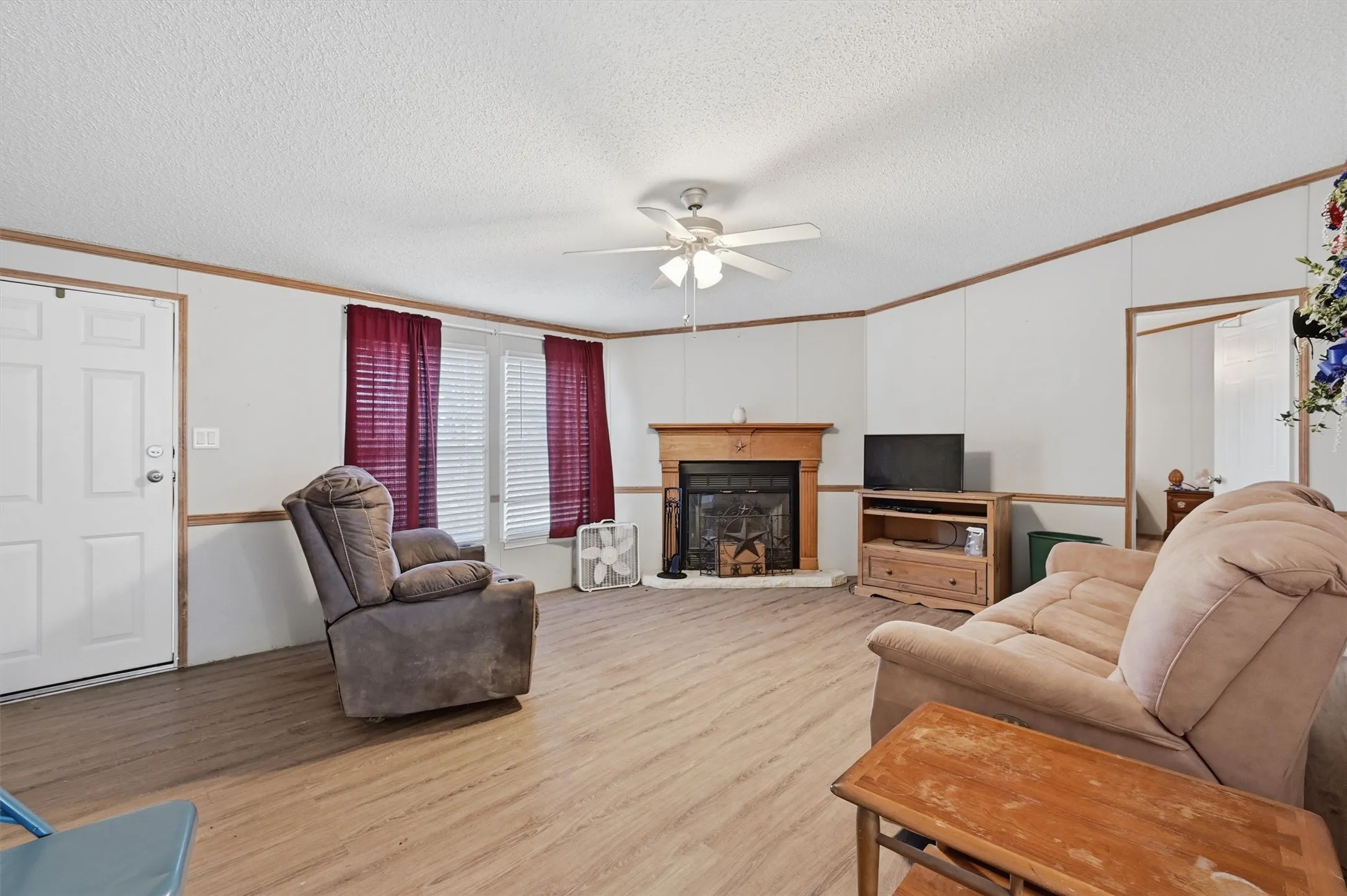 Single Family Residence For Sale in Grayson County , 227 Sheryl Lane, Denison, Texas 75021, 4 Bedrooms, 2 Bathrooms, Garage spaces, 1,920 Sqft, built in 2007, Preowned, Price $217,900, mls#21150458, Real Estate Agent in Denison, Homes For Sale in Grayson county, Homes For Sale in Denison, Realtor in Denison Texas, Real Estate Brokerage Independent Realty Texas, Luminita Cordes Realtor