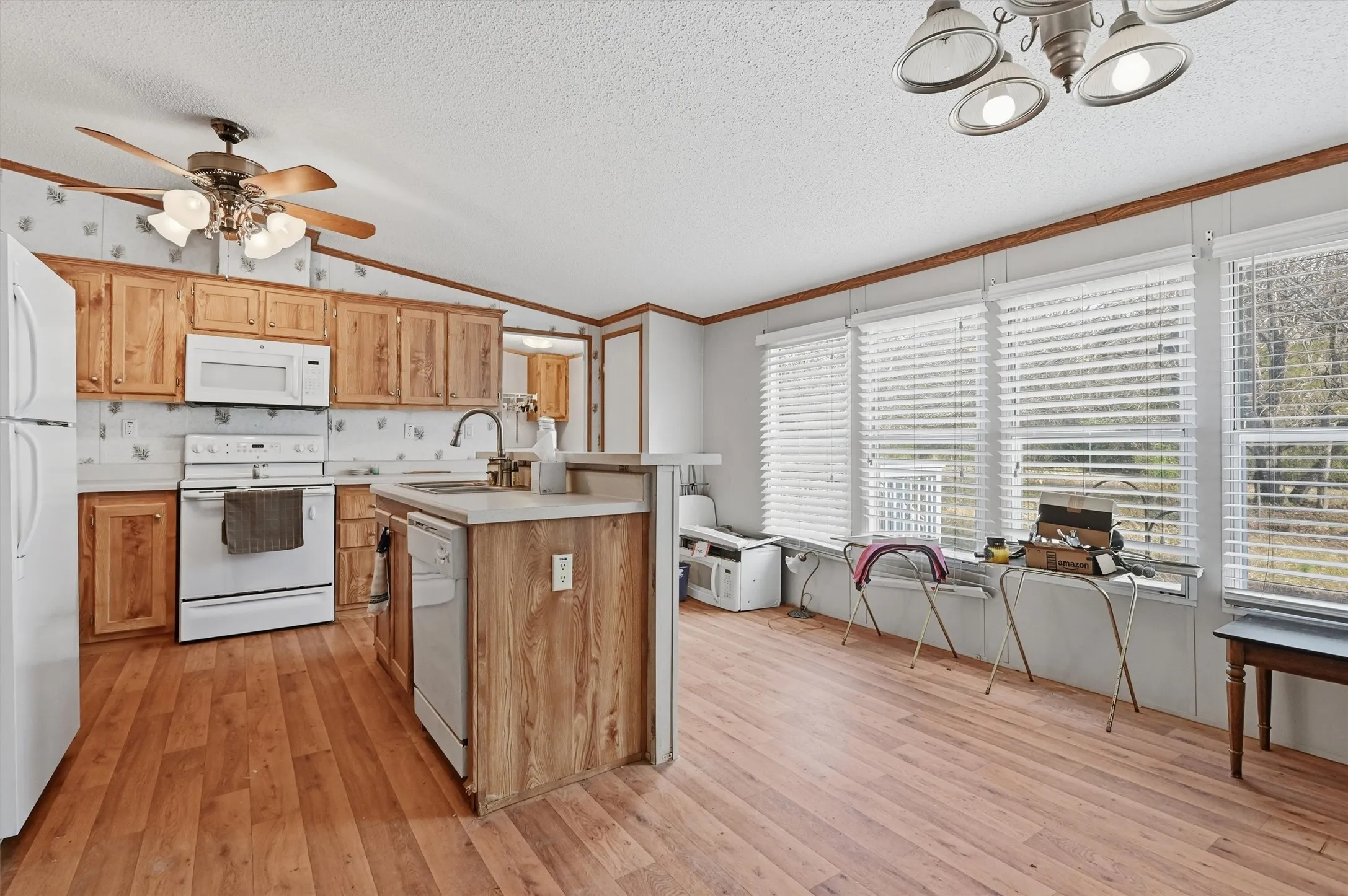 Single Family Residence For Sale in Grayson County , 227 Sheryl Lane, Denison, Texas 75021, 4 Bedrooms, 2 Bathrooms, Garage spaces, 1,920 Sqft, built in 2007, Preowned, Price $217,900, mls#21150458, Real Estate Agent in Denison, Homes For Sale in Grayson county, Homes For Sale in Denison, Realtor in Denison Texas, Real Estate Brokerage Independent Realty Texas, Luminita Cordes Realtor