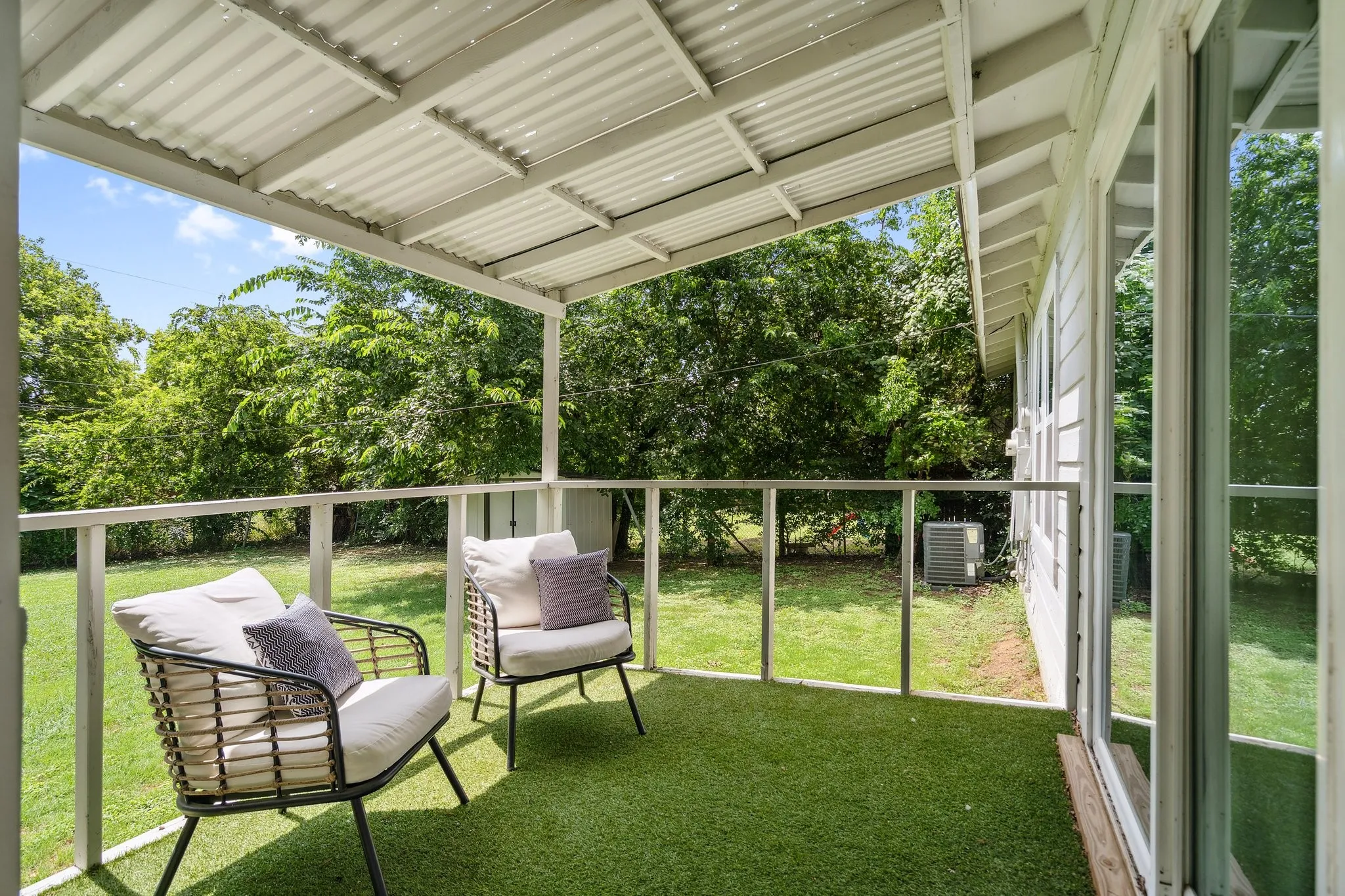 Single Family Residence For Sale in Tarrant County , 3005 Pate Drive, Fort Worth, Texas 76105, 4 Bedroom, 2 Bathroom, Garage spaces, 1,296 Sqft, built in 1955, mls#21151069, Real Estate Agent in Fort Worth, Homes For Sale in Tarrant county, Homes For Sale in Fort Worth, Realtor in Fort Worth Texas, Real Estate Brokerage Independent Realty Texas, Luminita Cordes Realtor