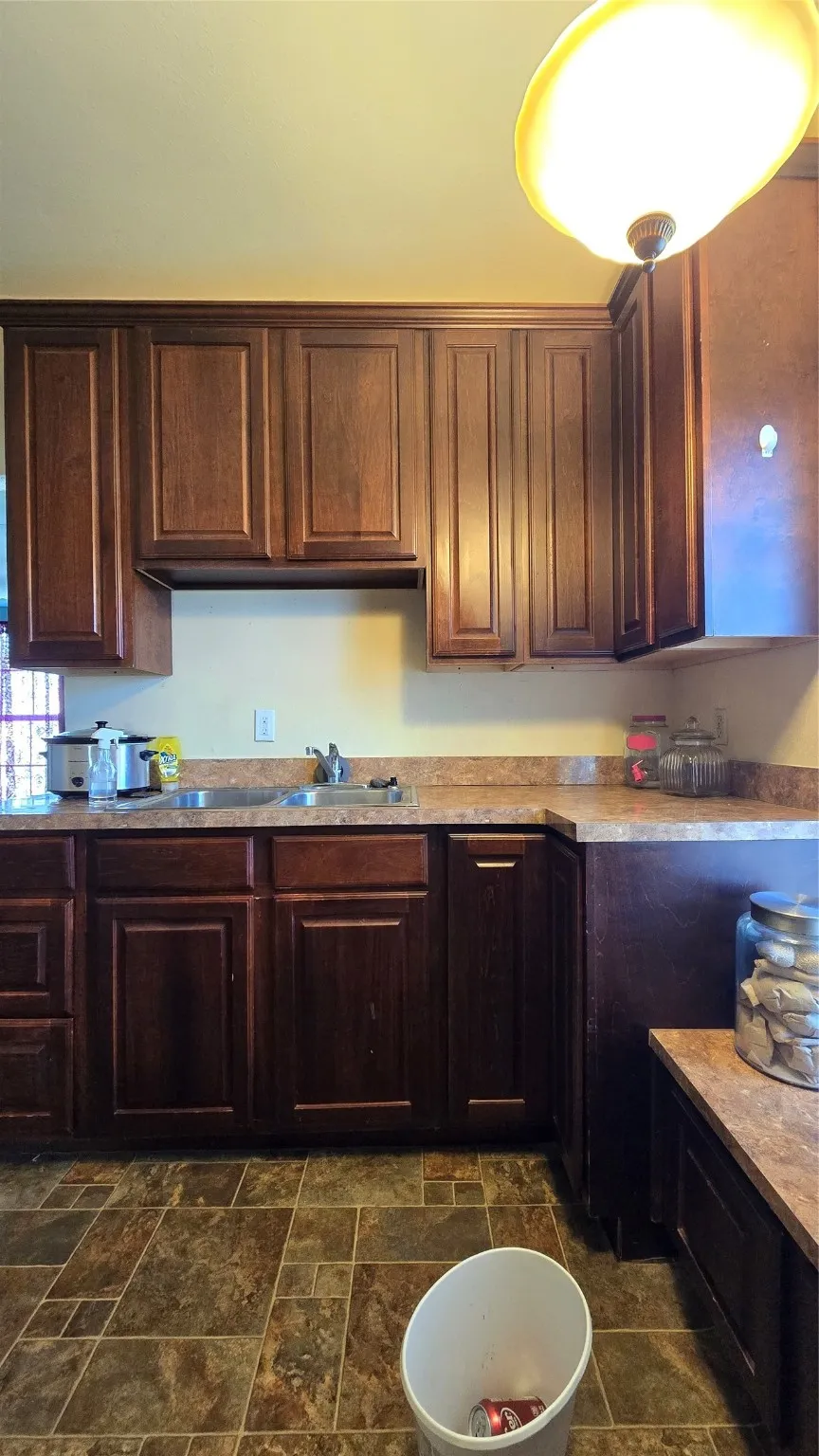 Single Family Residence For Sale in Ellis County , 204 W Crossmain, Milford, Texas 76670, 2 Bedroom, 1 Bathroom, Garage spaces, 1,290 Sqft, built in 1920, Preowned, mls#21151122, Real Estate Agent in Milford, Homes For Sale in Ellis county, Homes For Sale in Milford, Realtor in Milford Texas, Real Estate Brokerage Independent Realty Texas, Luminita Cordes Realtor