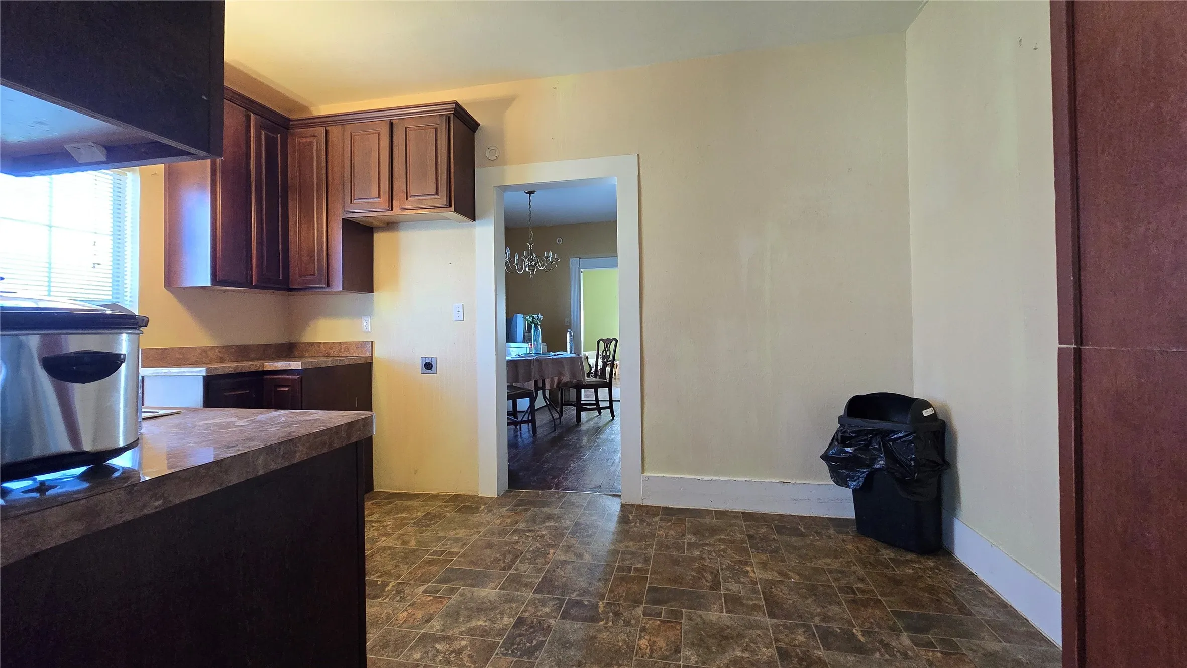 Single Family Residence For Sale in Ellis County , 204 W Crossmain, Milford, Texas 76670, 2 Bedroom, 1 Bathroom, Garage spaces, 1,290 Sqft, built in 1920, Preowned, mls#21151122, Real Estate Agent in Milford, Homes For Sale in Ellis county, Homes For Sale in Milford, Realtor in Milford Texas, Real Estate Brokerage Independent Realty Texas, Luminita Cordes Realtor