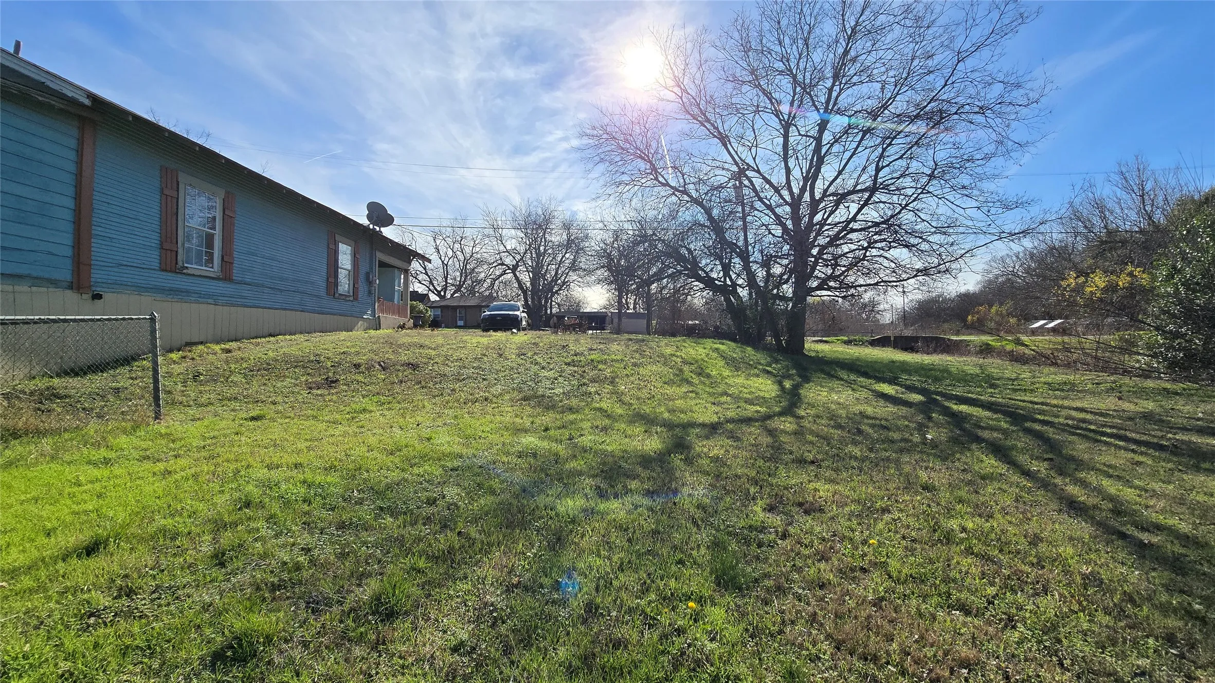Single Family Residence For Sale in Ellis County , 204 W Crossmain, Milford, Texas 76670, 2 Bedroom, 1 Bathroom, Garage spaces, 1,290 Sqft, built in 1920, Preowned, mls#21151122, Real Estate Agent in Milford, Homes For Sale in Ellis county, Homes For Sale in Milford, Realtor in Milford Texas, Real Estate Brokerage Independent Realty Texas, Luminita Cordes Realtor