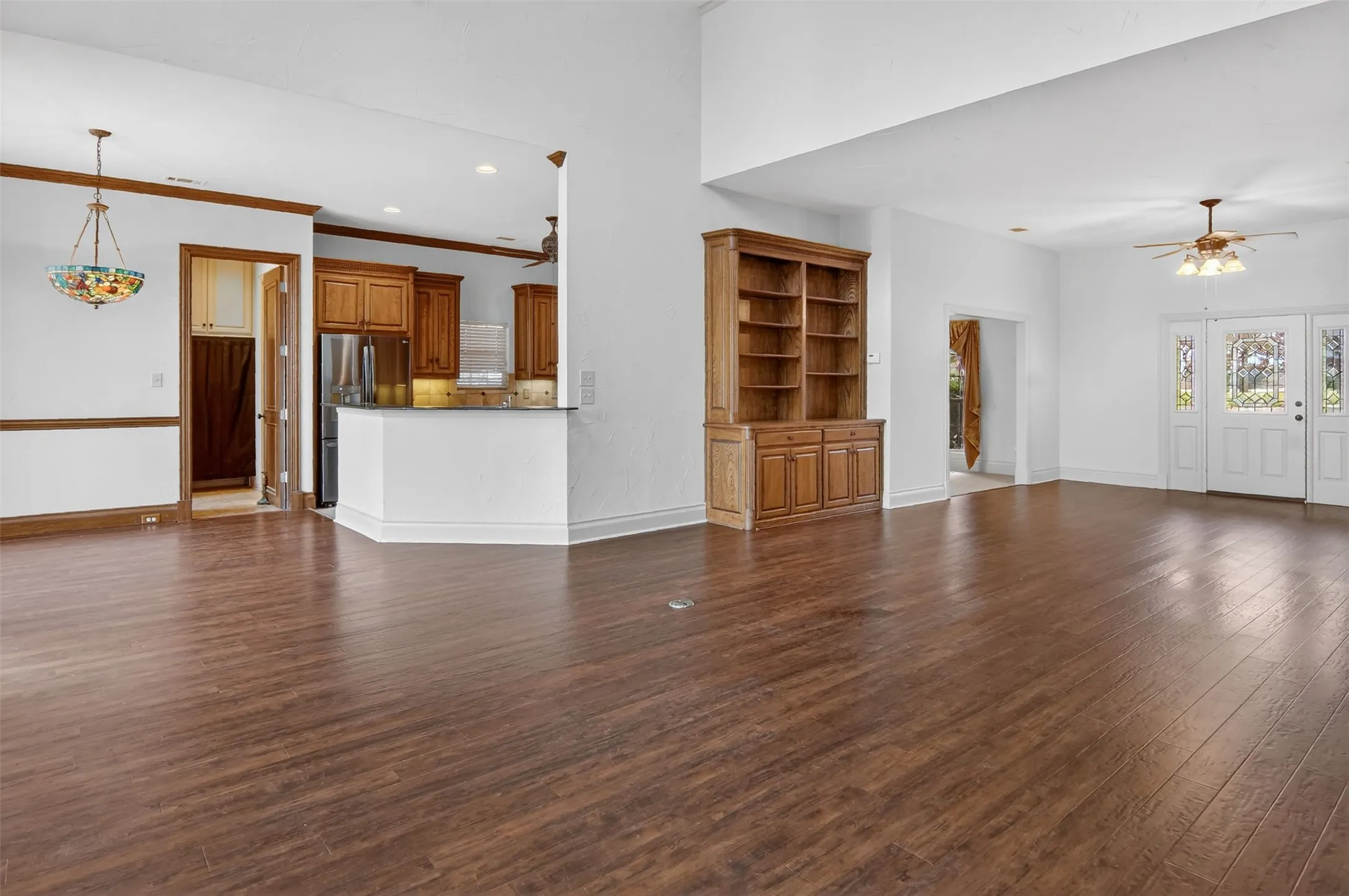 Single Family Residence For Sale in Wood County , 643 PR 5937, Emory, Texas 75440, 4 Bedroom, 4 Bathroom, 3 Garage spaces, 3,275 Sqft, built in 1999, mls#21135440, Real Estate Agent in Emory, Homes For Sale in Wood county, Homes For Sale in Emory, Realtor in Emory Texas, Real Estate Brokerage Independent Realty Texas, Luminita Cordes Realtor