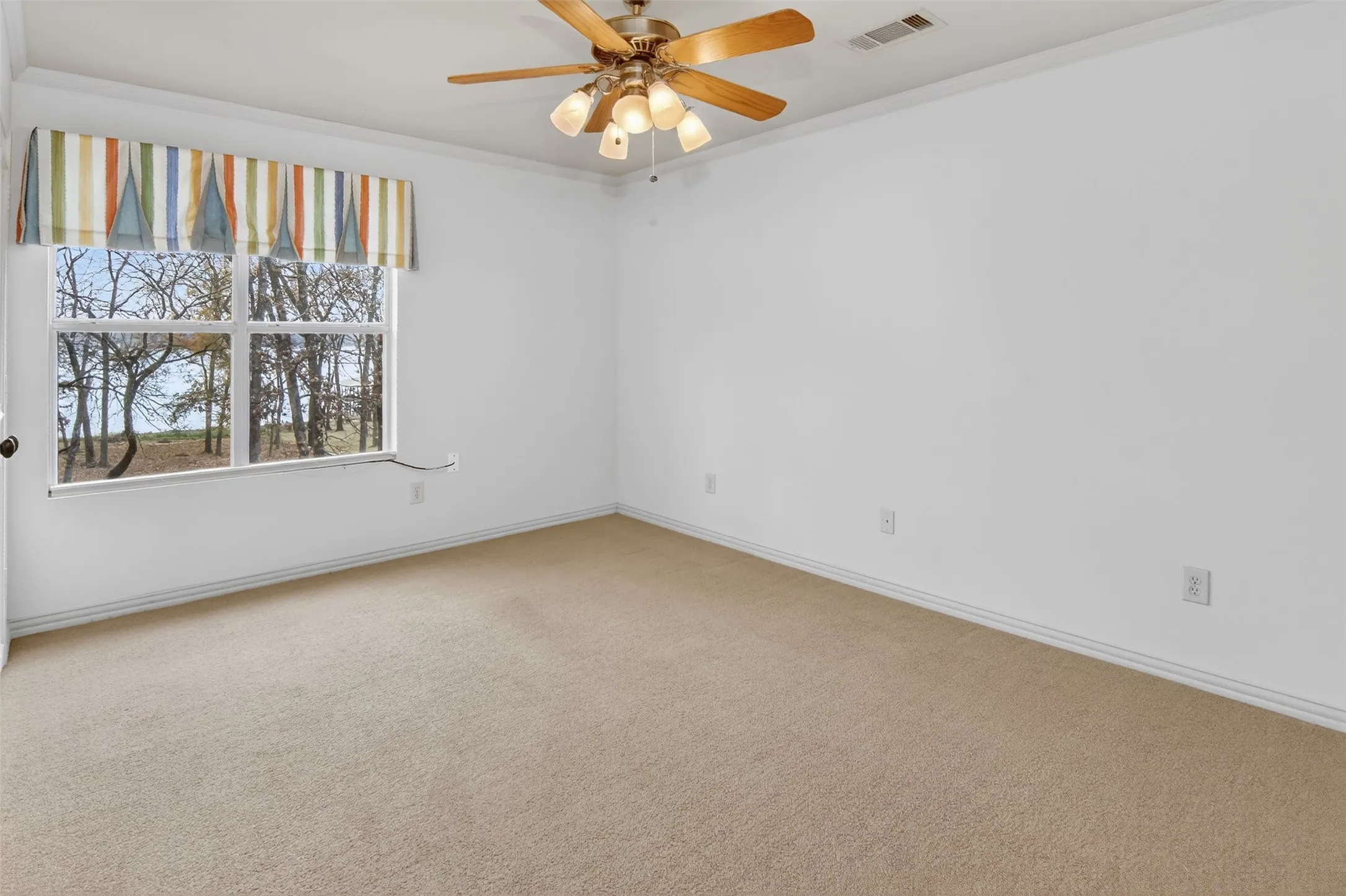 Single Family Residence For Sale in Wood County , 643 PR 5937, Emory, Texas 75440, 4 Bedroom, 4 Bathroom, 3 Garage spaces, 3,275 Sqft, built in 1999, mls#21135440, Real Estate Agent in Emory, Homes For Sale in Wood county, Homes For Sale in Emory, Realtor in Emory Texas, Real Estate Brokerage Independent Realty Texas, Luminita Cordes Realtor