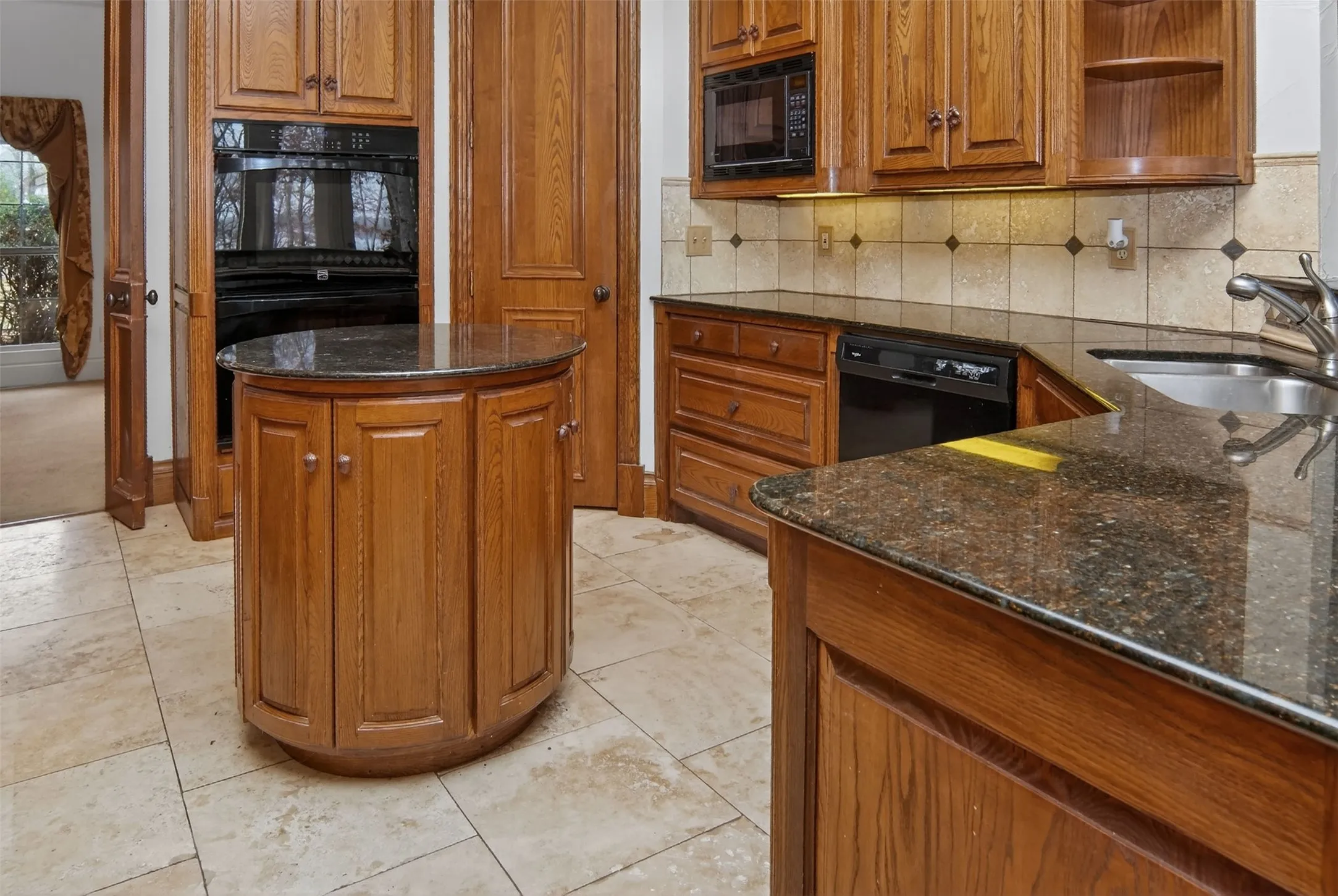 Single Family Residence For Sale in Wood County , 643 PR 5937, Emory, Texas 75440, 4 Bedroom, 4 Bathroom, 3 Garage spaces, 3,275 Sqft, built in 1999, mls#21135440, Real Estate Agent in Emory, Homes For Sale in Wood county, Homes For Sale in Emory, Realtor in Emory Texas, Real Estate Brokerage Independent Realty Texas, Luminita Cordes Realtor