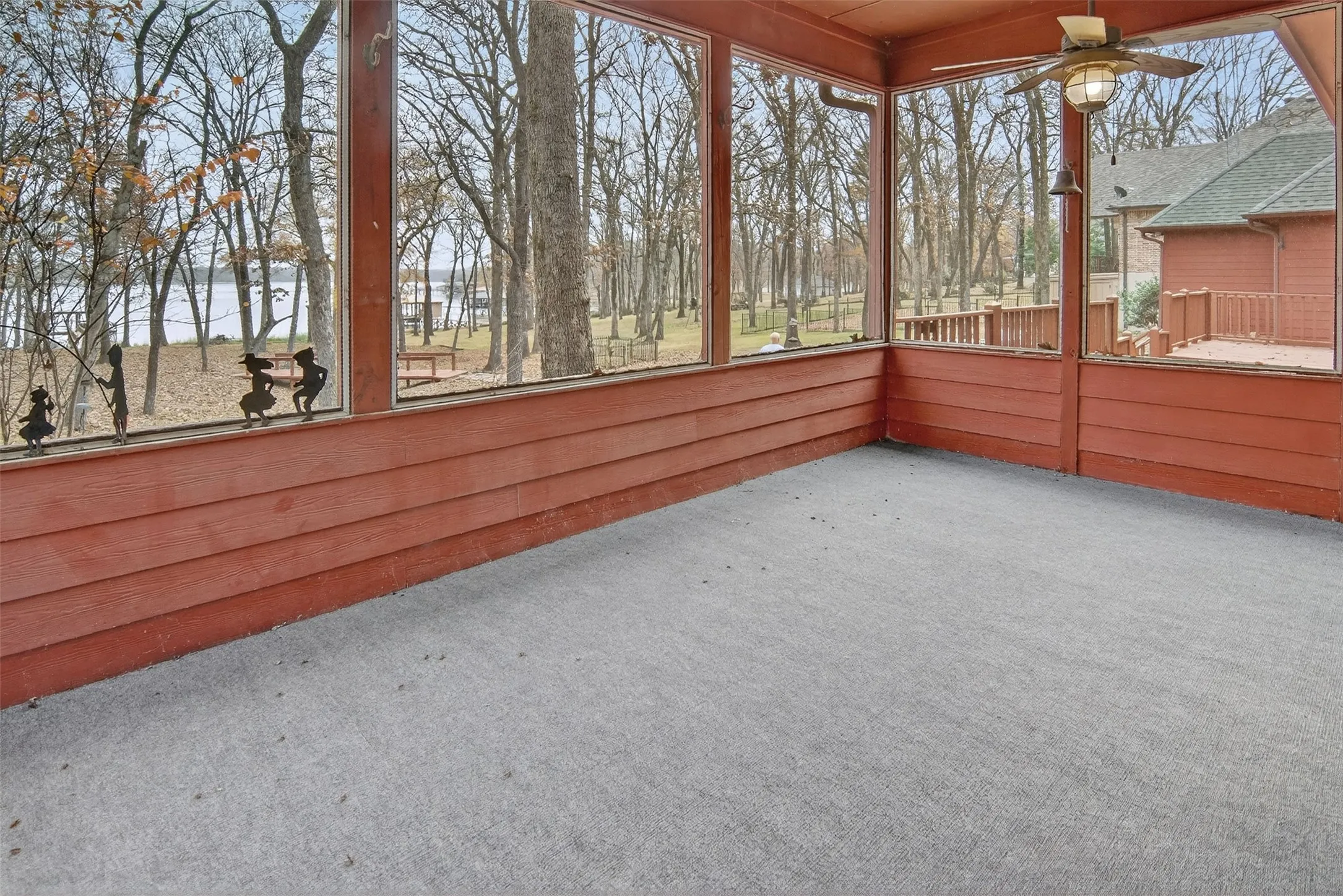 Single Family Residence For Sale in Wood County , 643 PR 5937, Emory, Texas 75440, 4 Bedroom, 4 Bathroom, 3 Garage spaces, 3,275 Sqft, built in 1999, mls#21135440, Real Estate Agent in Emory, Homes For Sale in Wood county, Homes For Sale in Emory, Realtor in Emory Texas, Real Estate Brokerage Independent Realty Texas, Luminita Cordes Realtor