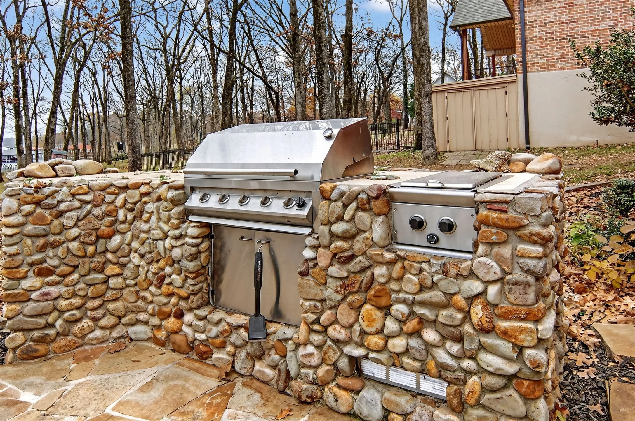 Single Family Residence For Sale in Wood County , 643 PR 5937, Emory, Texas 75440, 4 Bedroom, 4 Bathroom, 3 Garage spaces, 3,275 Sqft, built in 1999, mls#21135440, Real Estate Agent in Emory, Homes For Sale in Wood county, Homes For Sale in Emory, Realtor in Emory Texas, Real Estate Brokerage Independent Realty Texas, Luminita Cordes Realtor