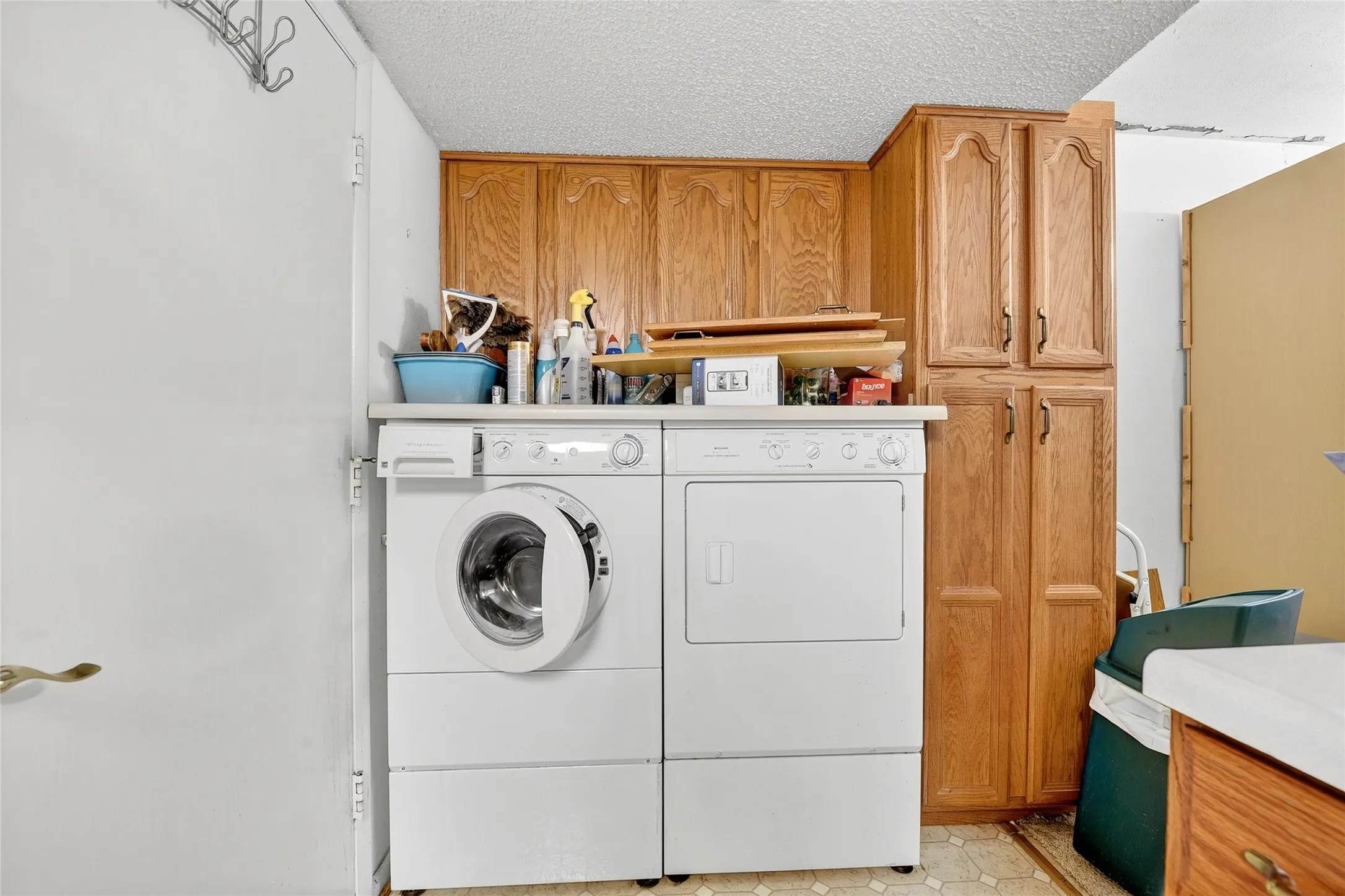 Single Family Residence For Sale in Dallas County , 2947 Cameo Lane, Farmers Branch, Texas 75234, 3 Bedroom, 2 Bathroom, 2 Garage spaces, 1,864 Sqft, built in 1958, mls#21151169, Real Estate Agent in Farmers Branch, Homes For Sale in Dallas county, Homes For Sale in Farmers Branch, Realtor in Farmers Branch Texas, Real Estate Brokerage Independent Realty Texas, Luminita Cordes Realtor